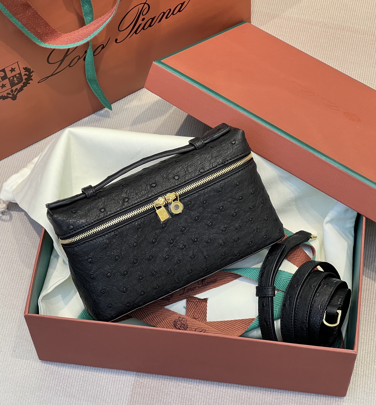 NO:700161,Ostrich skin l trumpet, black gold spot, loro piana, ostrich skin, Hermes,19860909鸵鸟皮l小号,黑金 现货,,loro piana,ostrich skin,Hermes,,Bag