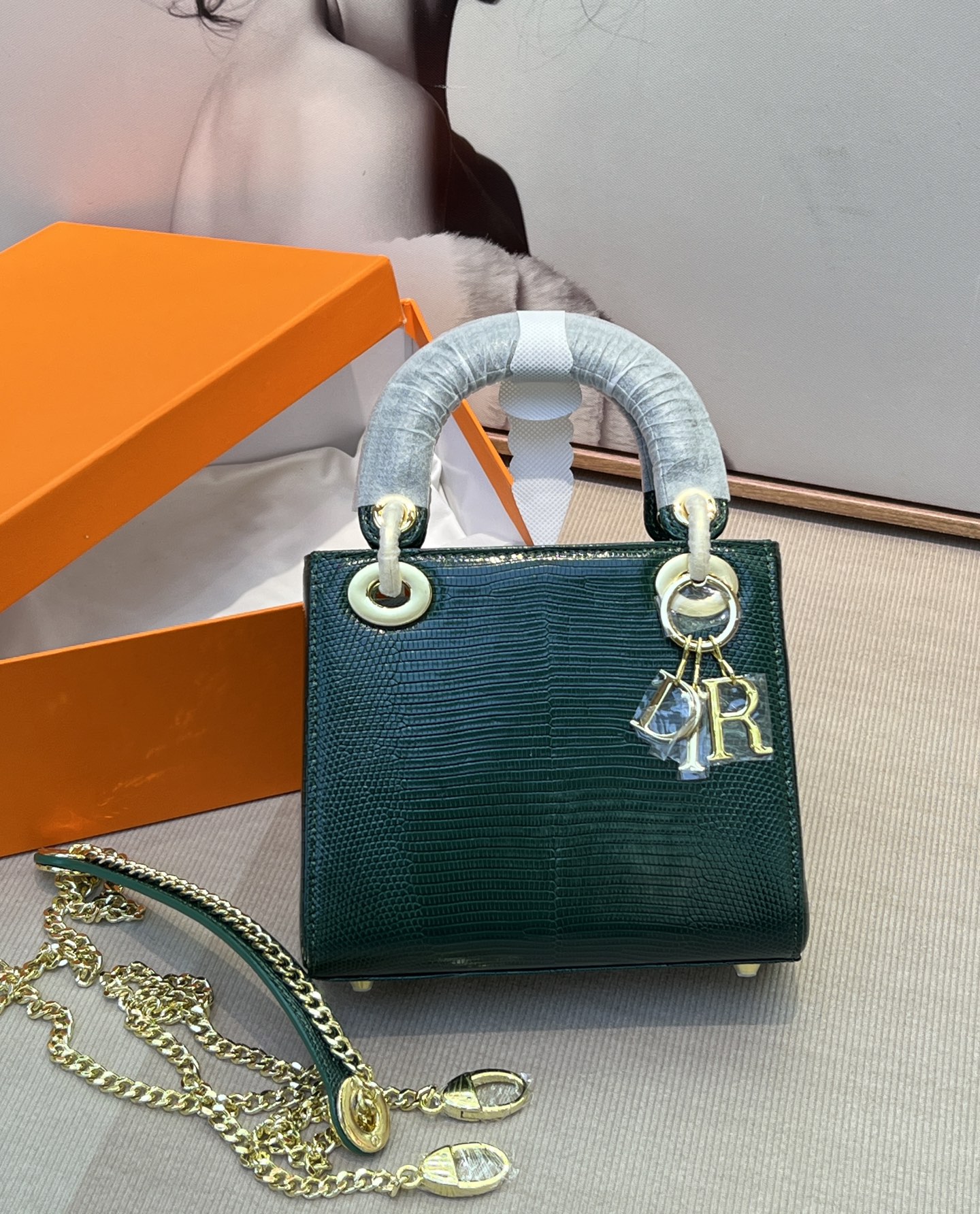 NO:700099,Dior Dior lizard three grid, emerald/gold buckle,, dior, dior, Hermes,19860909Dior迪奥蜥蜴三格,祖母绿/金扣,,dior,dior,Hermes,,Bag