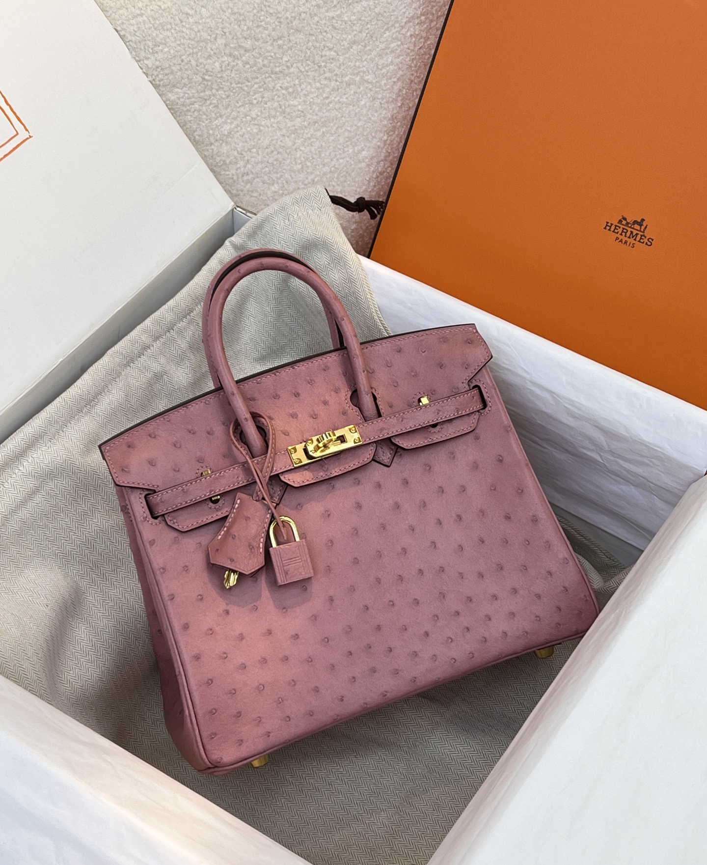 NO:714009,Ostrich KK leather platinum 25, cherry blossom pink/gold buckle in stock, Hermes, hermes, Hermes,19860909鸵鸟KK皮铂金25,樱花粉/金扣 现货,爱马仕,hermes,Hermes,,Bag