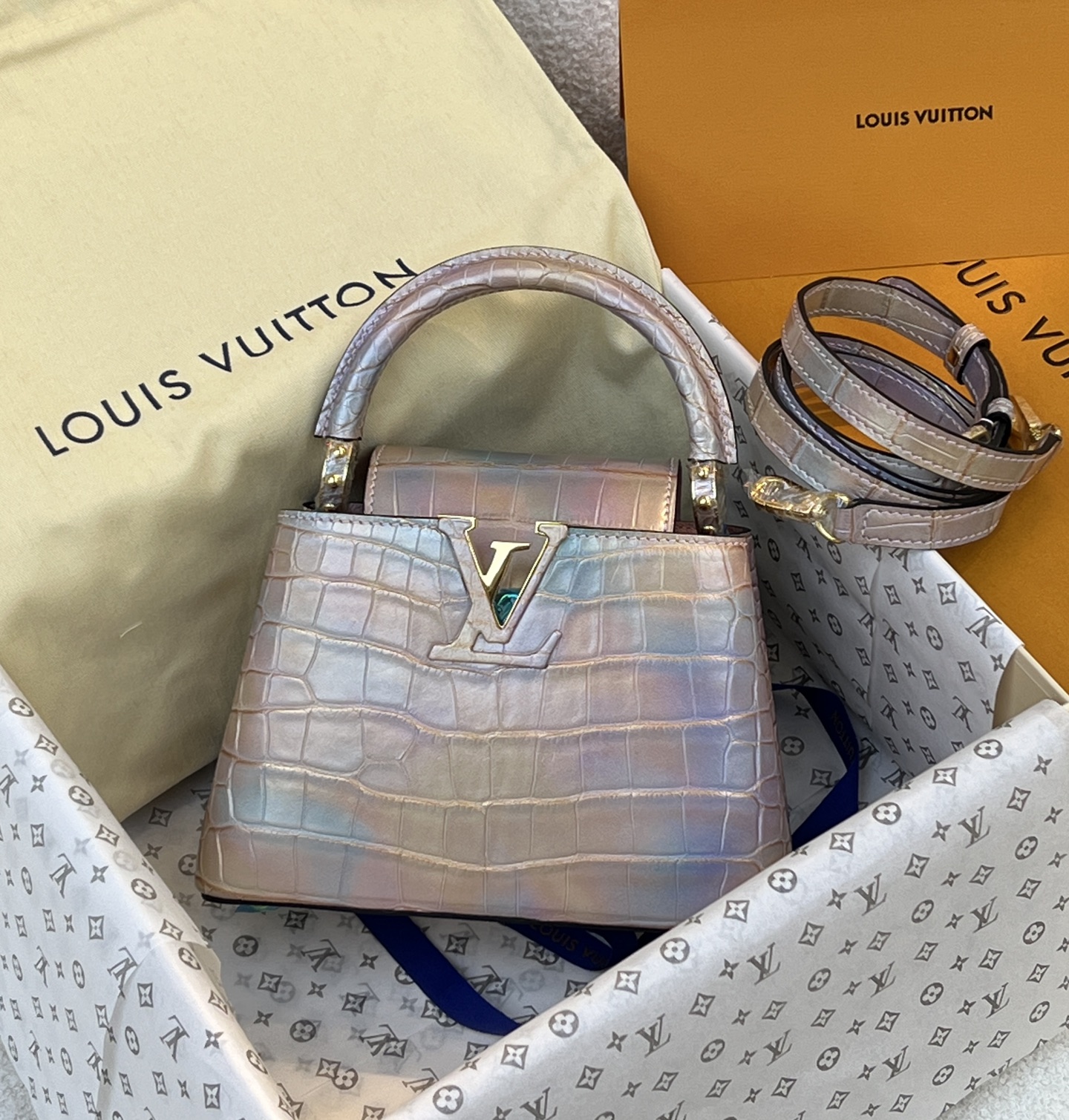 NO:763891,V21 special effect American crocodile, rainbow coral color/gold buckle in stock, Hermes,19860909V21 特效美洲鳄,彩虹珊瑚色/金扣 现货,,Hermes,,Bag