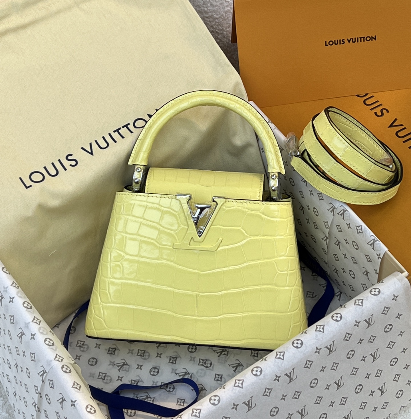 NO:763895,Glossy America v21, chick yellow/silver buckle in stock, Hermes,19860909亮面美洲v21,小鸡黄/银扣 现货,,Hermes,,Bag