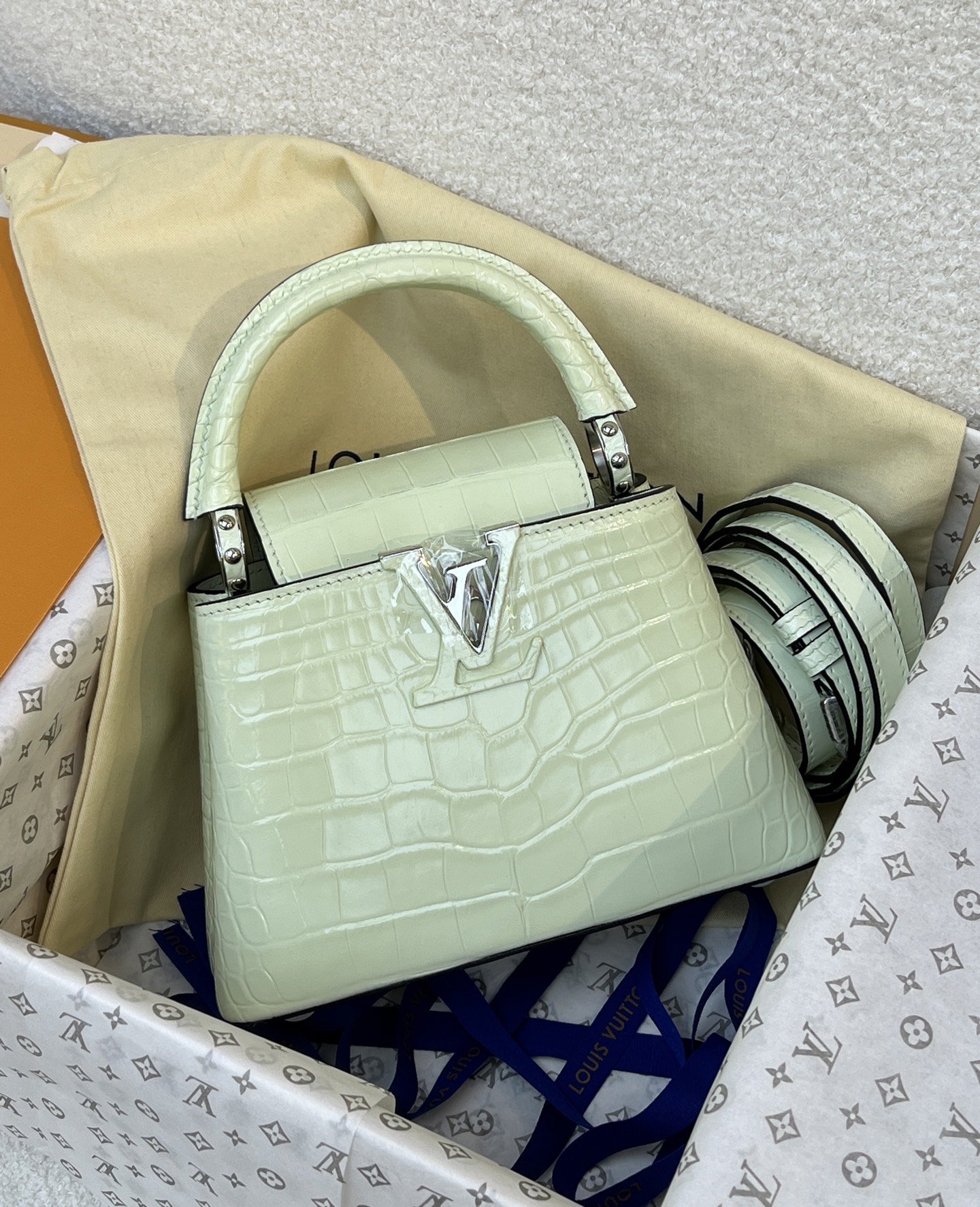 NO:763884,Glossy American v-boy, mint green/silver buckle, in stock, Hermes,19860909亮面美洲v仔,薄荷绿/银扣 现货,,Hermes,,Bag