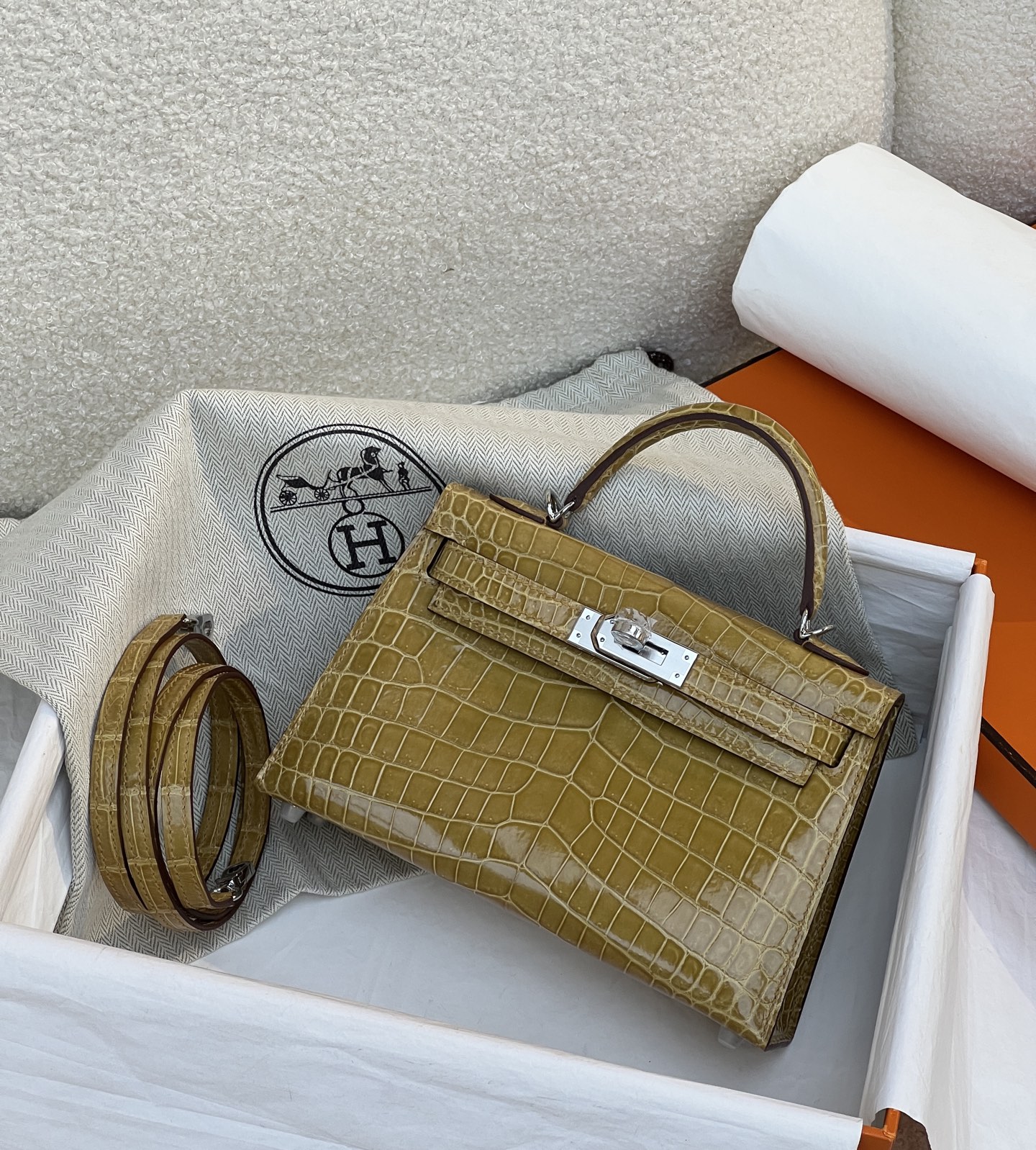 NO:741196,Nile crocodile skin Kelly II, sandy beige/silver buckle in stock, Hermes, hermes, crocodile skin, Hermes,19860909尼罗鳄鱼皮凯莉二代,砂米黄/银扣 现货,爱马仕,hermes,crocodile skin,Hermes,,Bag