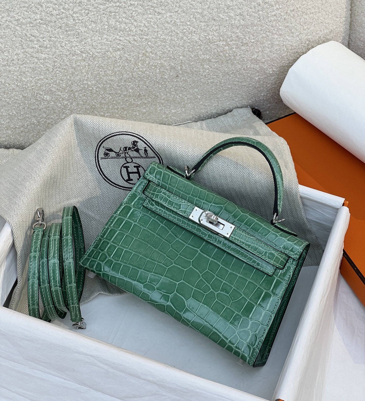 NO:741200,Nile crocodile skin Kelly II, imperial green/silver buckle in stock, Hermes, hermes, crocodile skin, Hermes,19860909尼罗鳄鱼皮凯莉二代,帝王绿/银扣 现货,爱马仕,hermes,crocodile skin,Hermes,,Bag