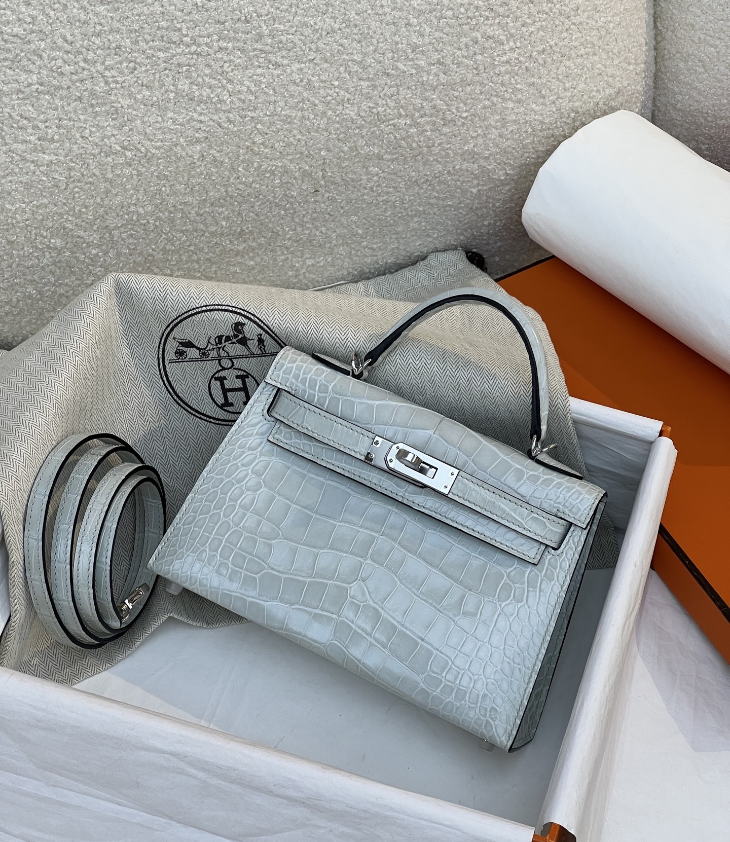 NO:741202,American crocodile skin Kelly second generation, glacier blue/silver buckle, spot, Hermes, hermes, crocodile skin, Hermes,19860909美洲鳄鱼皮凯莉二代,冰川蓝/银扣 现货,爱马仕,hermes,crocodile skin,Hermes,,Bag