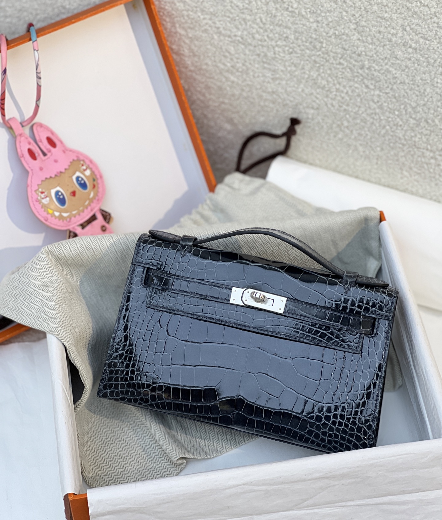 NO:741204,High gloss American crocodile skin Kelly generation deep sea blue/silver buckle spot,Hermes,hermes,crocodile skin,Hermes,19860909高光美洲鳄鱼皮 凯莉一代 深海蓝/银扣 现货,爱马仕,hermes,crocodile skin,Hermes,,Bag