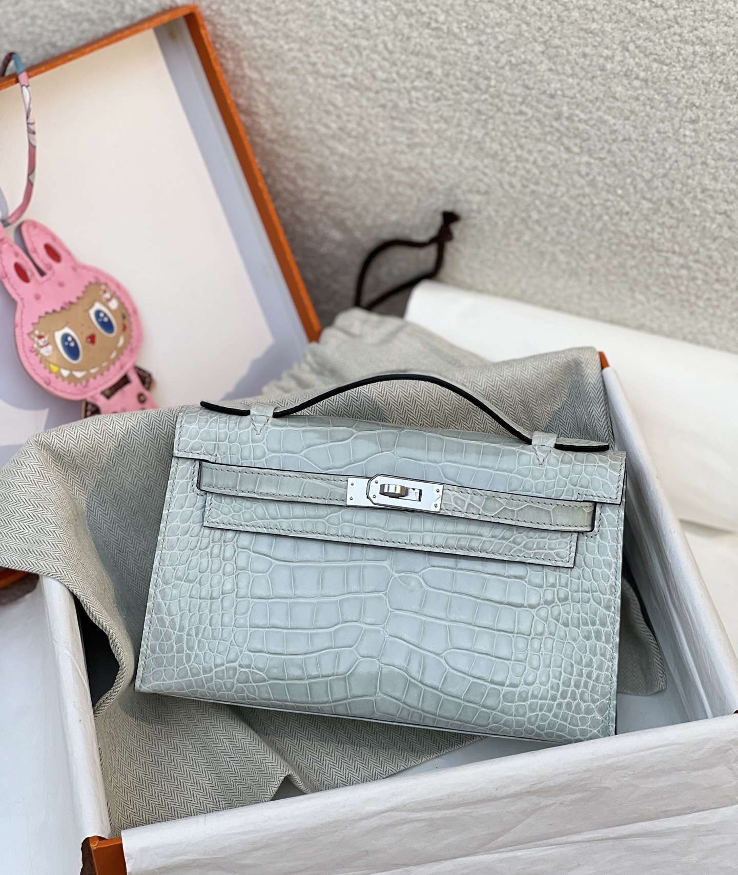 NO:741206,High gloss American crocodile skin Kelly generation glacier blue/silver buckle spot,Hermes,hermes,crocodile skin,Hermes,19860909高光美洲鳄鱼皮 凯莉一代 冰川蓝/银扣 现货,爱马仕,hermes,crocodile skin,Hermes,,Bag