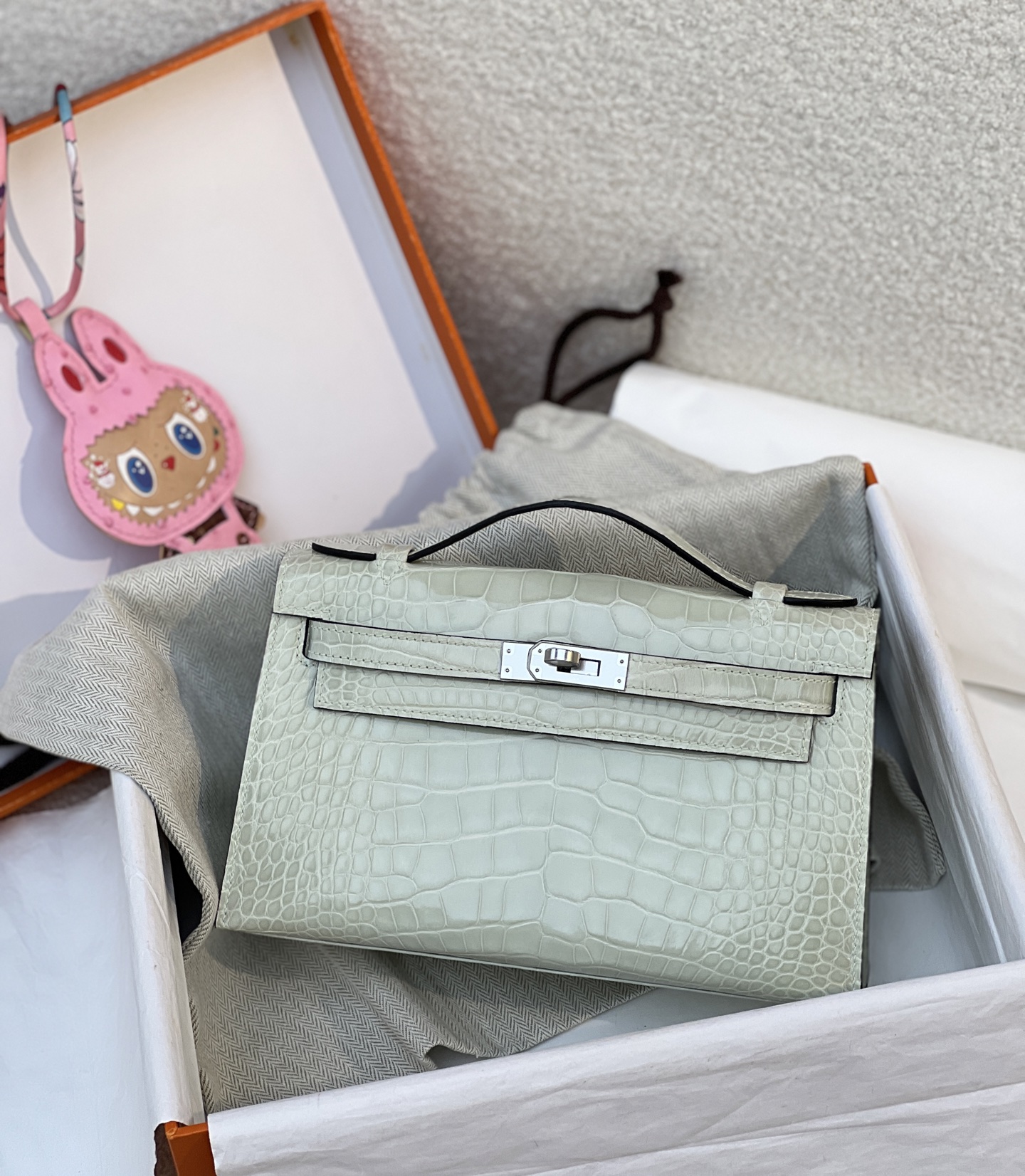 NO:741207,High gloss American crocodile skin Kelly generation glacier gray/silver buckle spot,Hermes,hermes,crocodile skin,Hermes,19860909高光美洲鳄鱼皮 凯莉一代 冰川灰/银扣 现货,爱马仕,hermes,crocodile skin,Hermes,,Bag