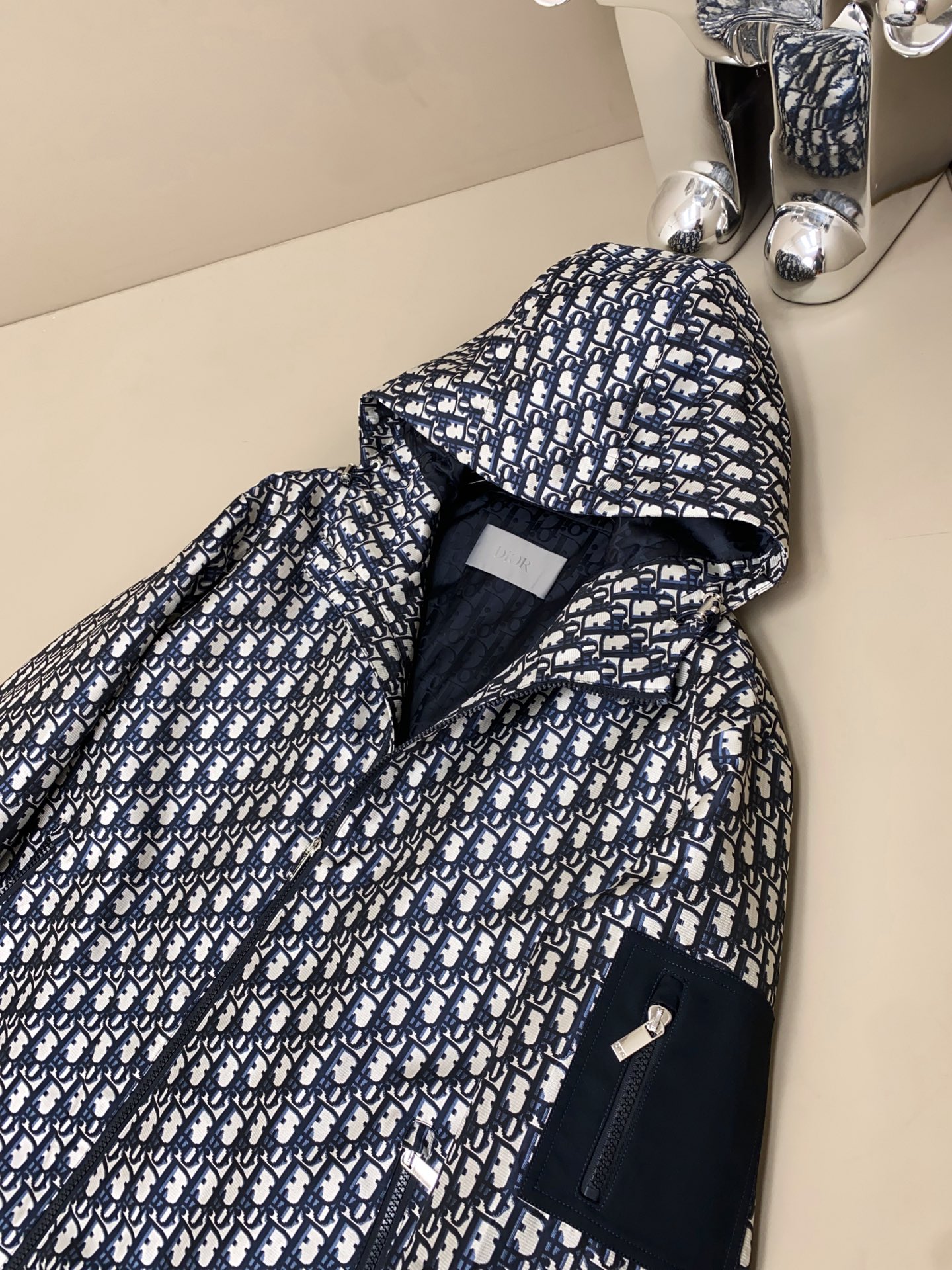 Dior Oblique Patterned Windbreaker Jacket with Hood and Sleeve Pocket 3 i1757047383205 7957 0 1