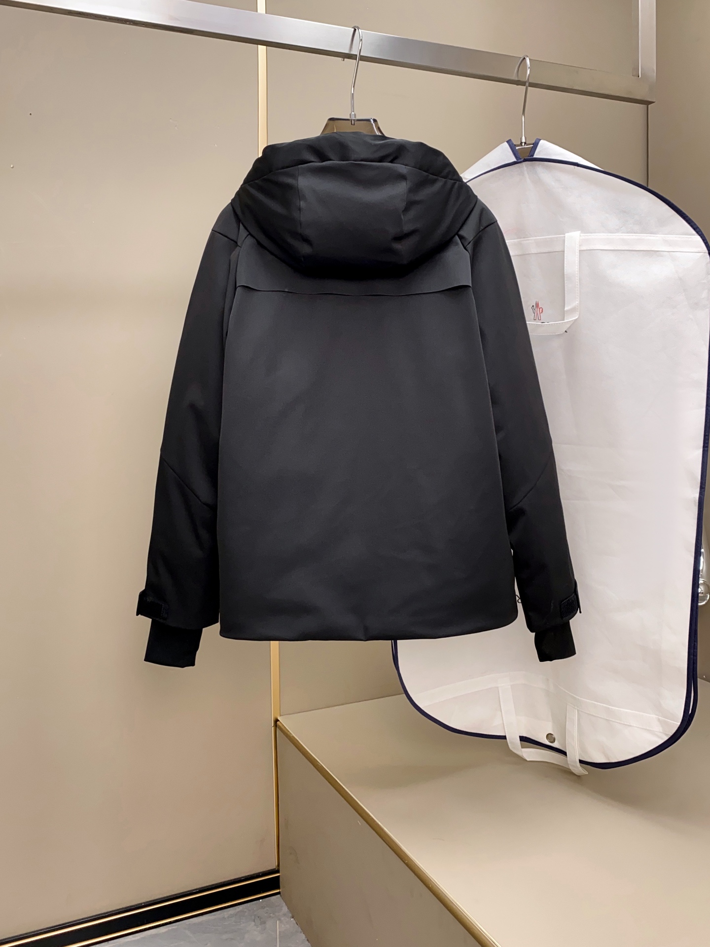 代工厂出口级别订单货品.品相完美.Mon*ler Grenble压胶滑雪羽绒服 彰显造型气质的不朽传奇.