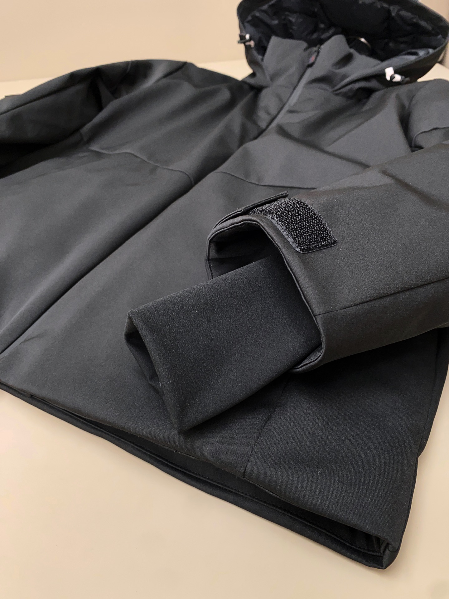 黑色细节搭配。