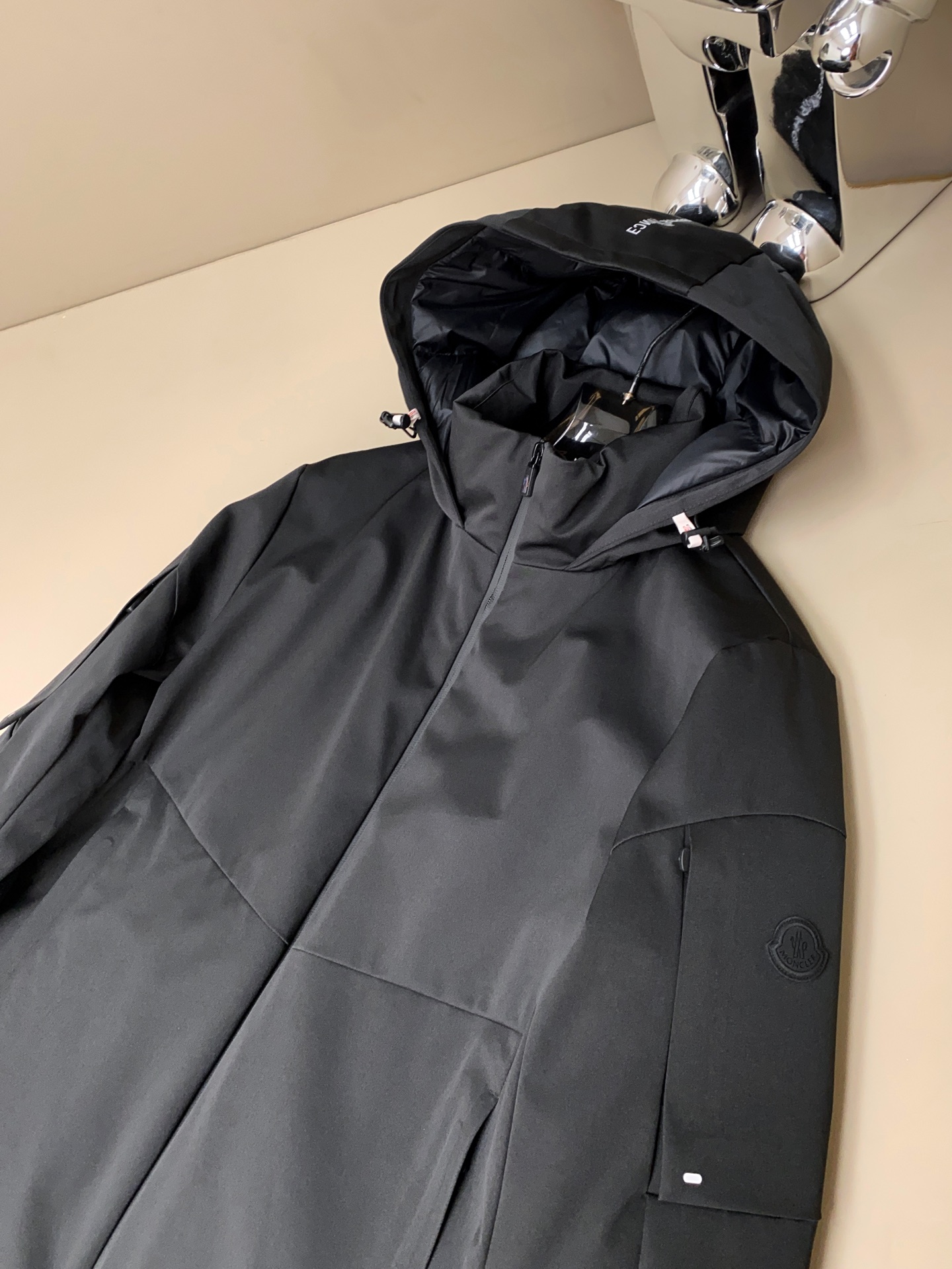 黑色细节搭配。