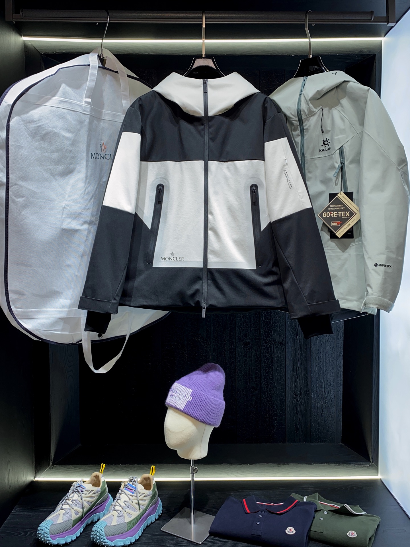 新品 MON秋冬新款时尚撞色拼接拉链羽绒夹克，男士全压胶防水拉链滑雪服羽绒夹克外套！贸易公司渠道稀出，同