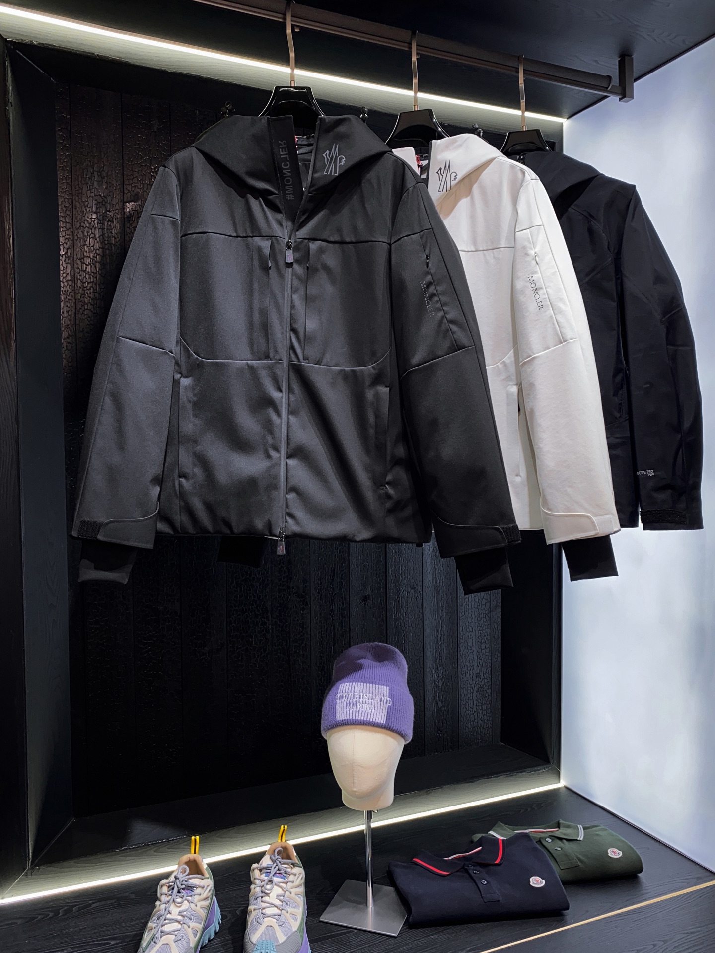 【新品 秋冬新款Mon*ler Grenble压胶滑雪羽绒服 彰显造型气质的不朽传奇.极致款的休闲户外型