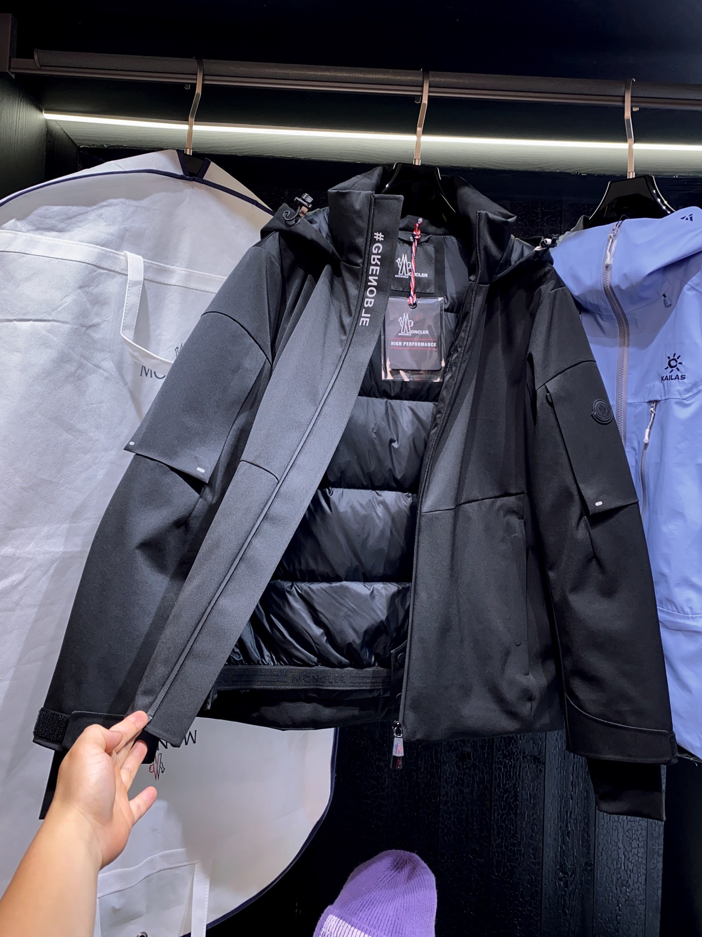 MON 秋冬新款高密度Gore-Tex材质户外连帽立领派克羽绒服夹克外套！来自秋冬季具关注度的设计师合作