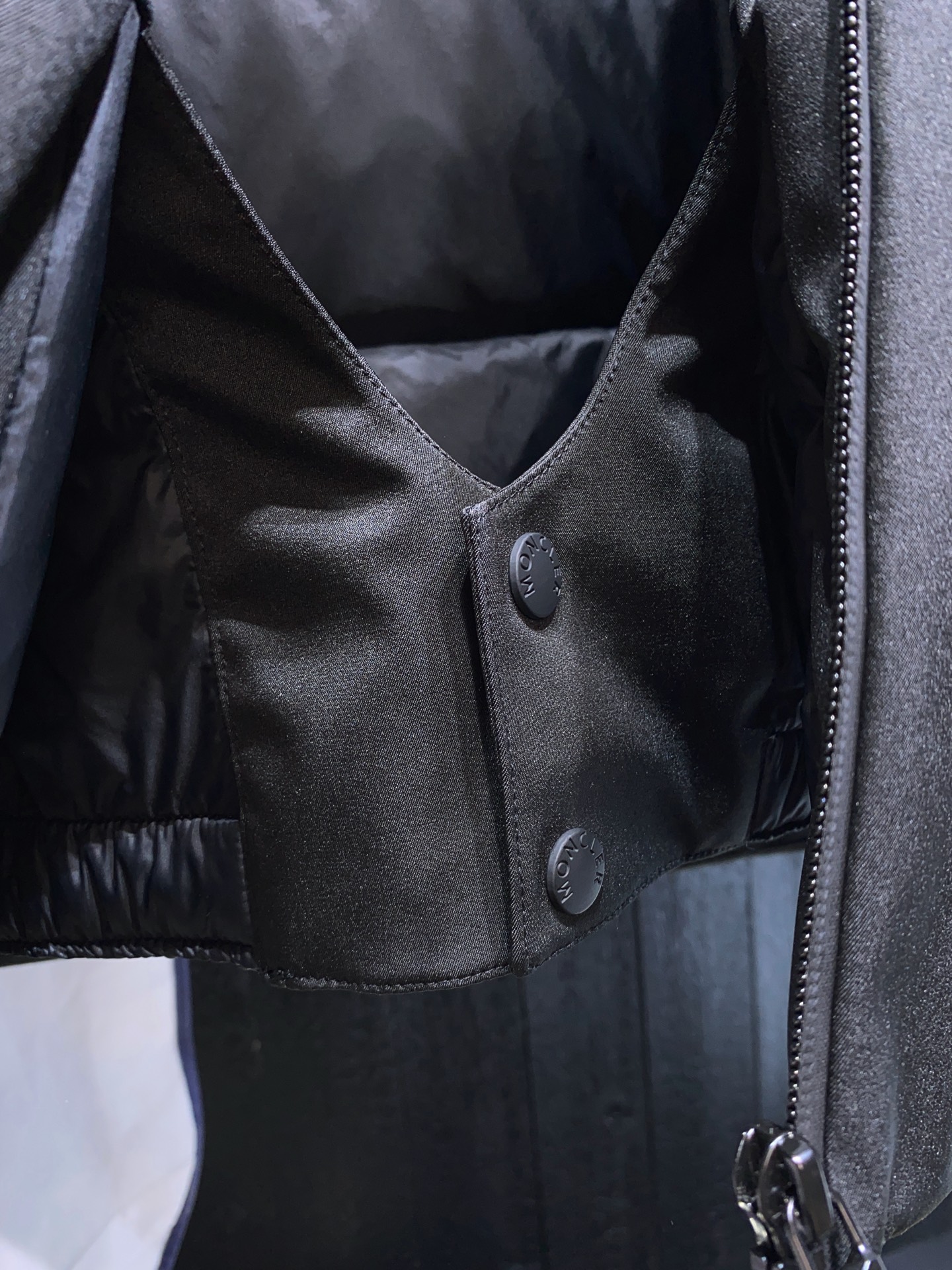 MON 秋冬新款高密度Gore-Tex材质户外连帽立领派克羽绒服夹克外套！来自秋冬季具关注度的设计师合作