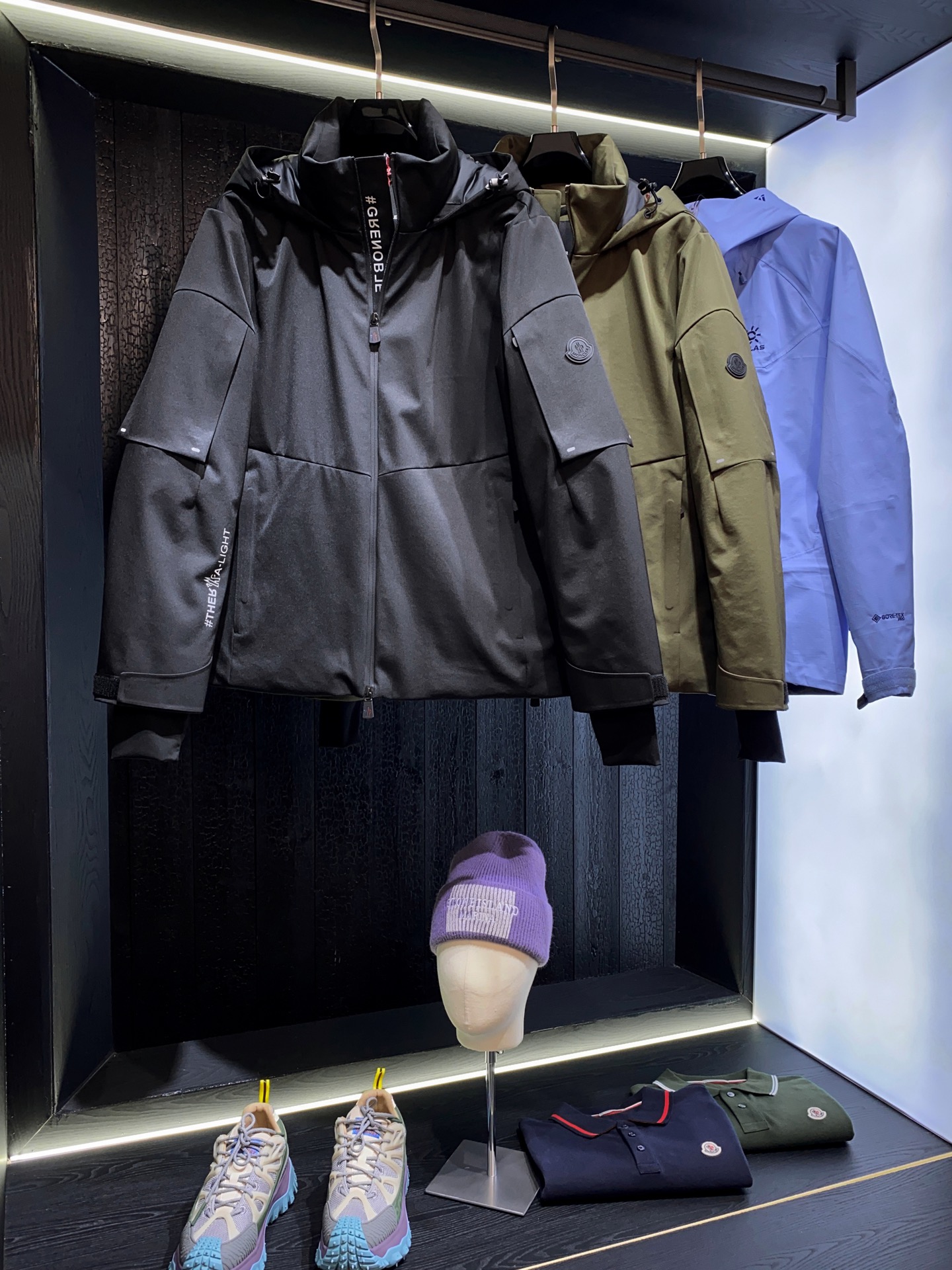 MON 秋冬新款高密度Gore-Tex材质户外连帽立领派克羽绒服夹克外套！来自秋冬季具关注度的设计师合作