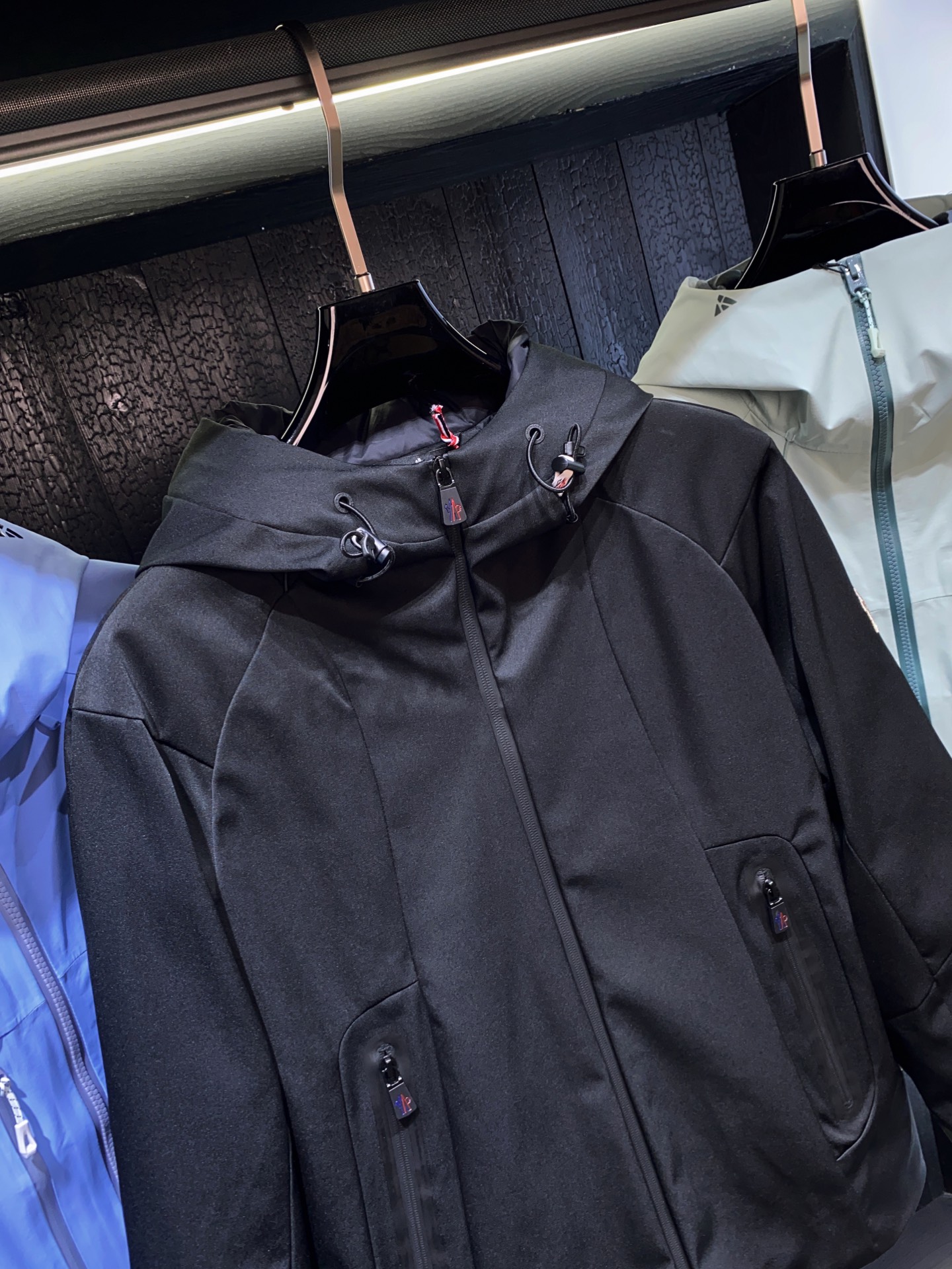 代工厂出口级别订单货品.品相完美.Mon*ler Grenble压胶滑雪羽绒服 彰显造型气质的不朽传奇.