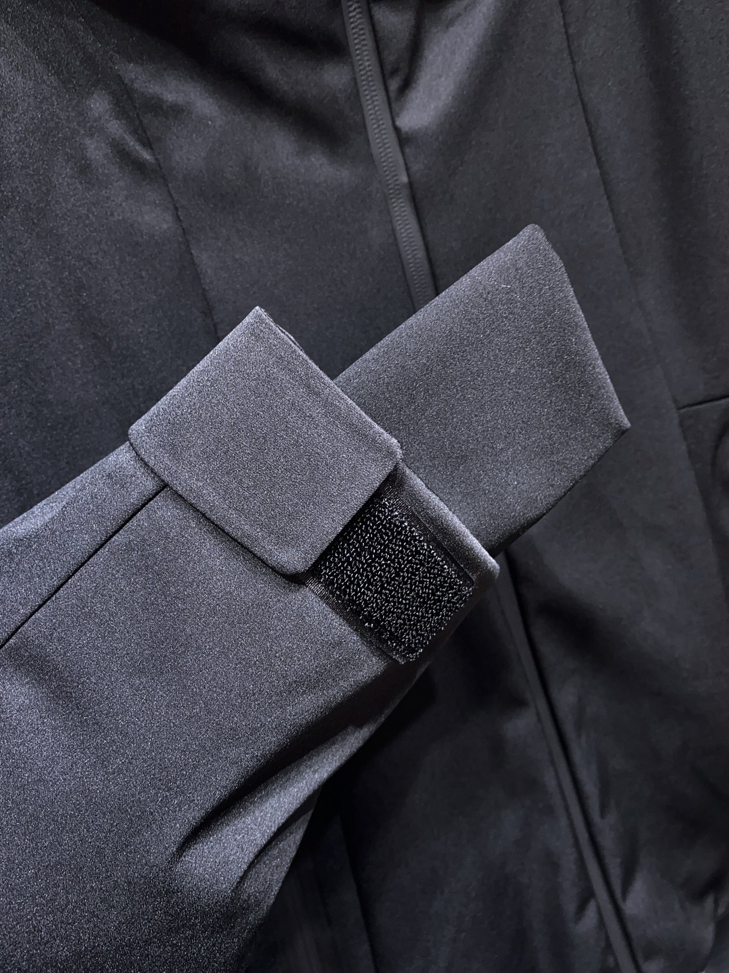 代工厂出口级别订单货品.品相完美.Mon*ler Grenble压胶滑雪羽绒服 彰显造型气质的不朽传奇.