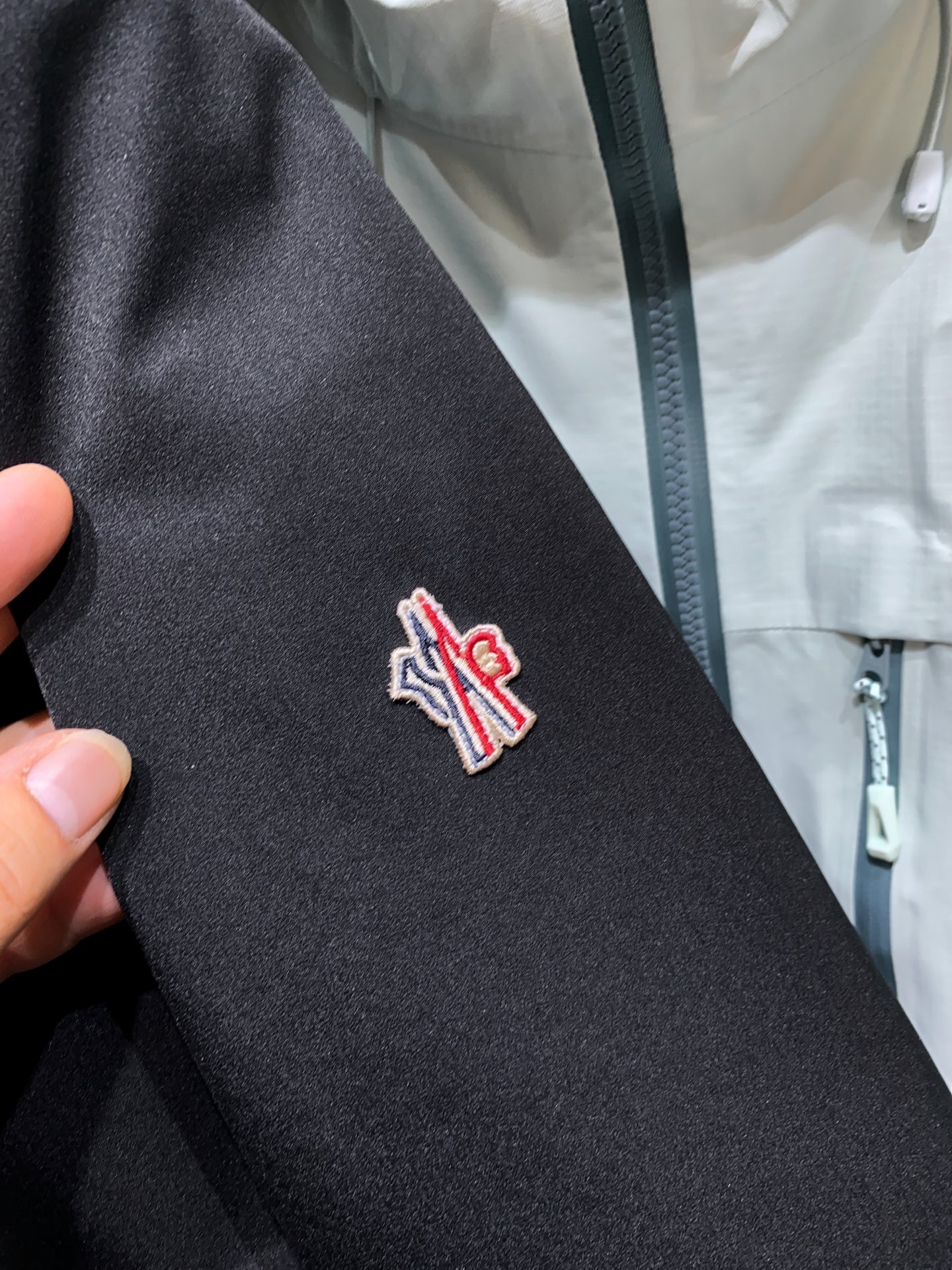 代工厂出口级别订单货品.品相完美.Mon*ler Grenble压胶滑雪羽绒服 彰显造型气质的不朽传奇.