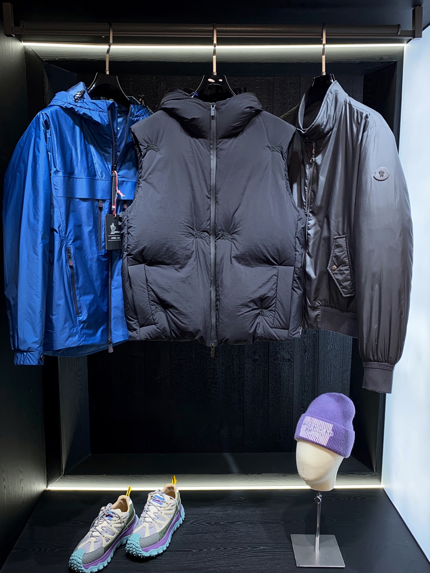 BUR王牌渠道订单！连帽战马刺绣英伦气质休闲风格设计男士鹅绒羽绒马甲/背心每一年都不可错过的BUR羽绒马