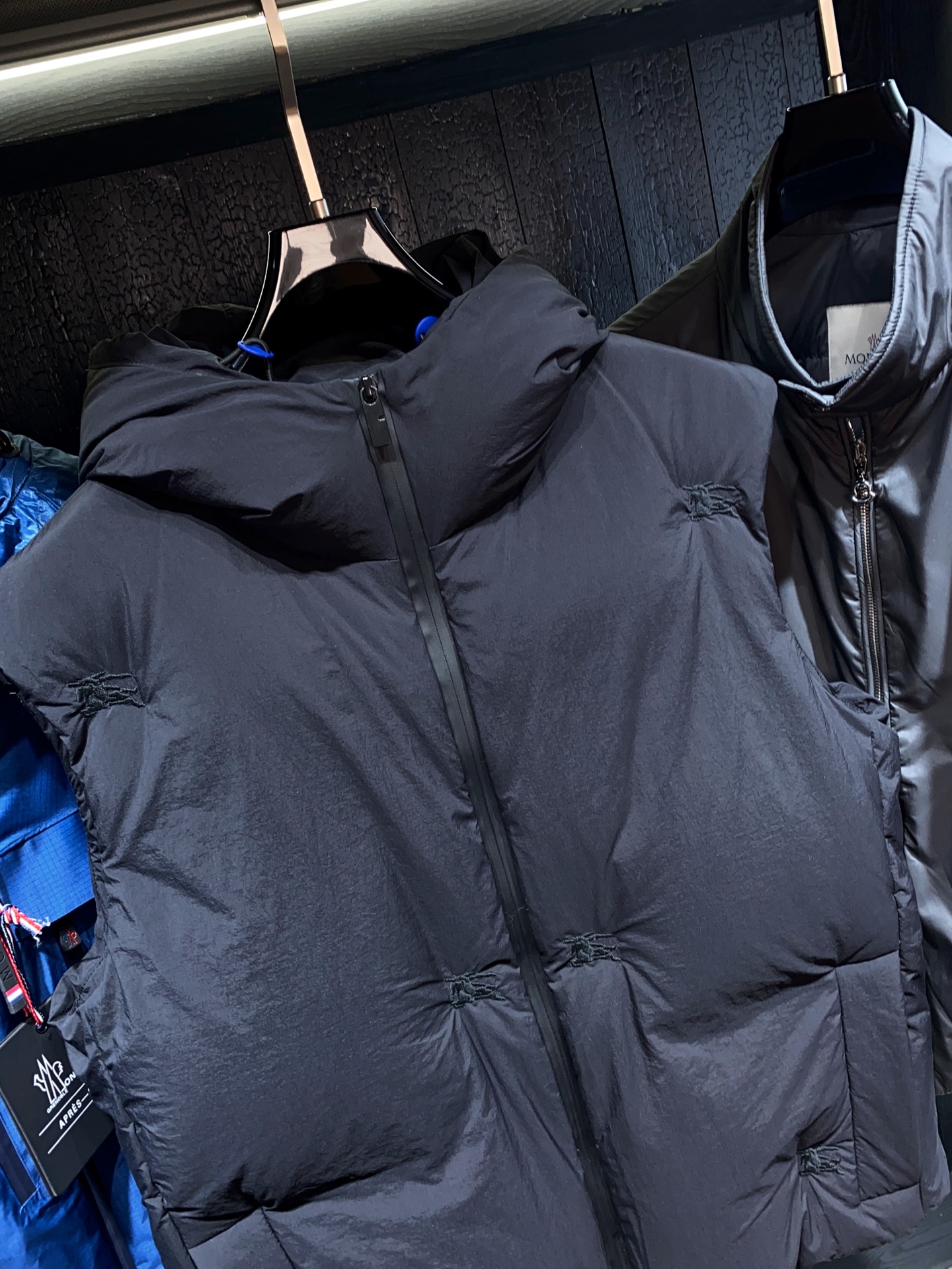 BUR王牌渠道订单！连帽战马刺绣英伦气质休闲风格设计男士鹅绒羽绒马甲/背心每一年都不可错过的BUR羽绒马