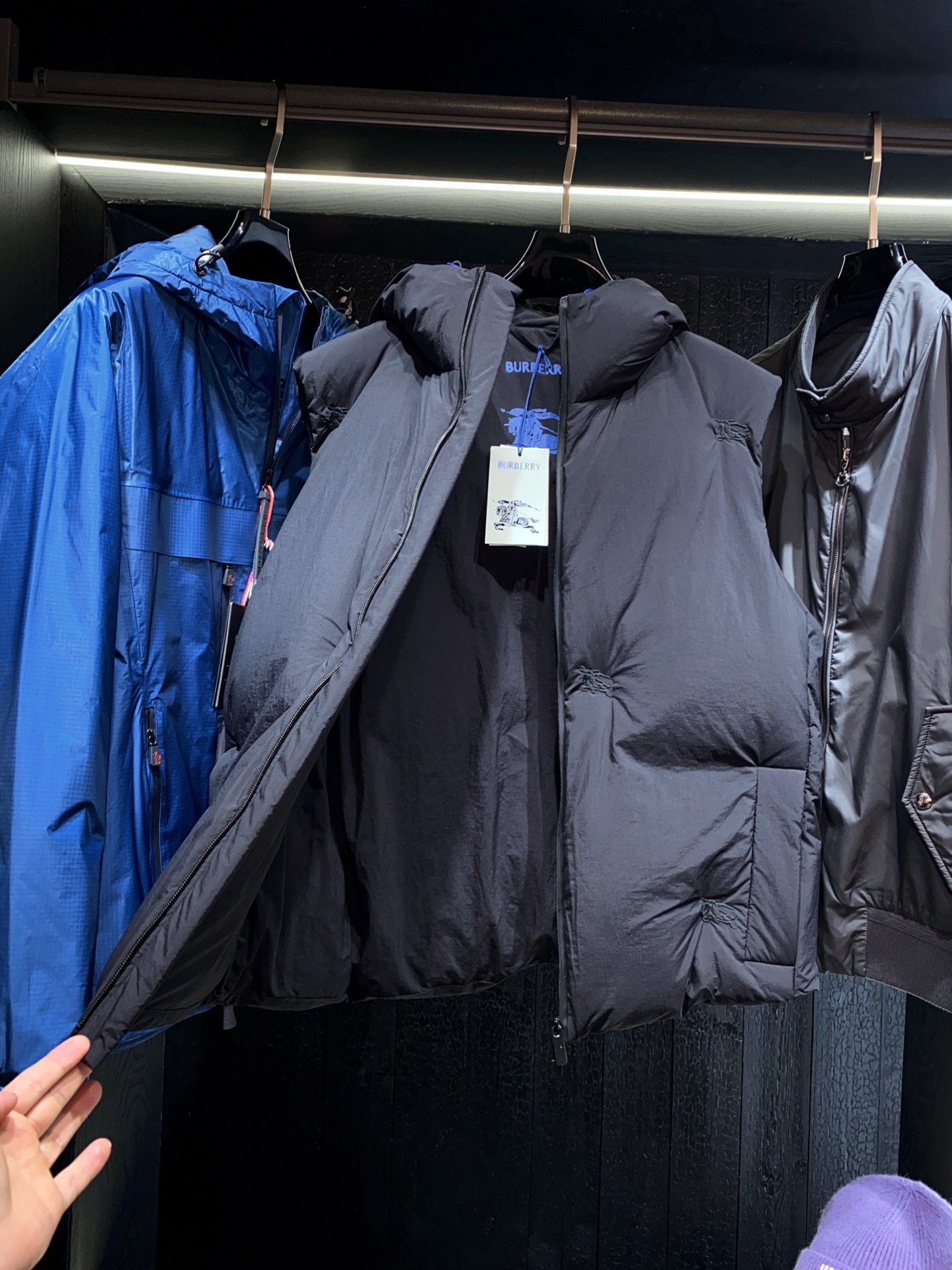 BUR王牌渠道订单！连帽战马刺绣英伦气质休闲风格设计男士鹅绒羽绒马甲/背心每一年都不可错过的BUR羽绒马