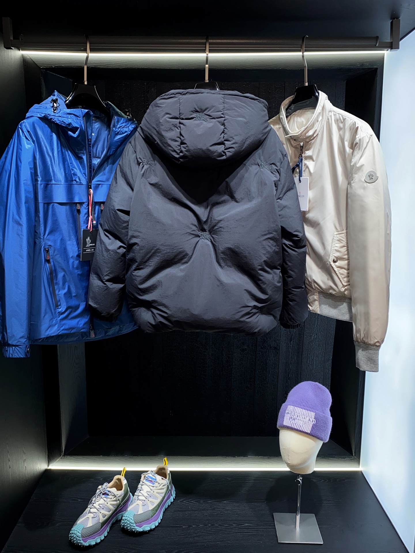 BUR王牌渠道订单！连帽战马刺绣英伦气质休闲风格设计男士鹅绒羽绒外套每一年都不可错过的BUR羽绒服 经典