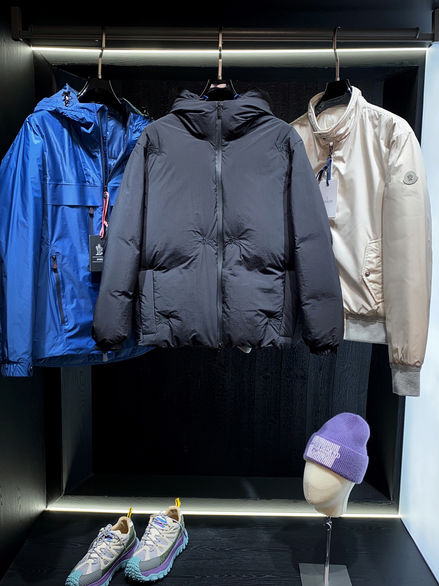 BUR王牌渠道订单！连帽战马刺绣英伦气质休闲风格设计男士鹅绒羽绒外套每一年都不可错过的BUR羽绒服 经典