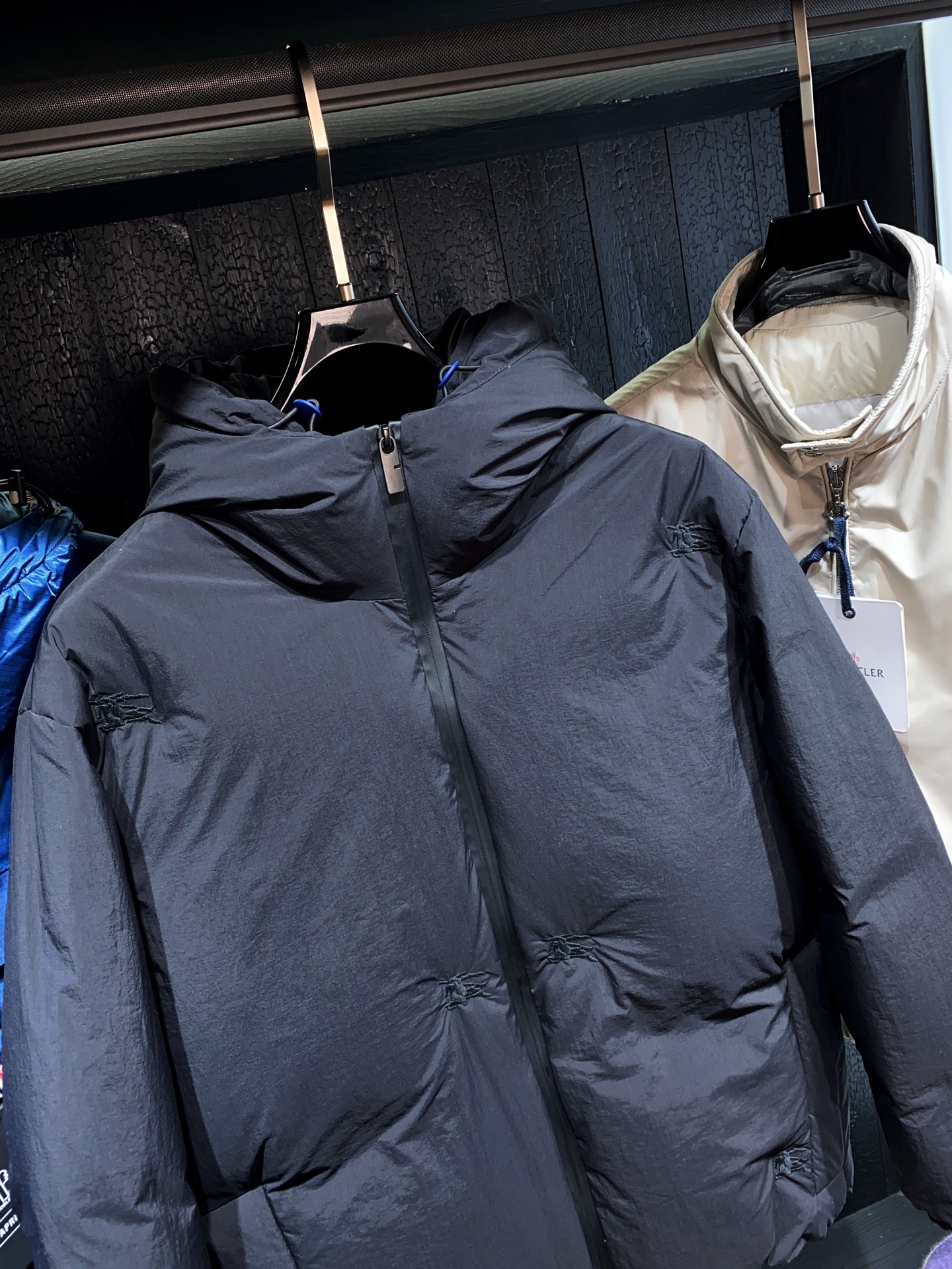 BUR王牌渠道订单！连帽战马刺绣英伦气质休闲风格设计男士鹅绒羽绒外套每一年都不可错过的BUR羽绒服 经典