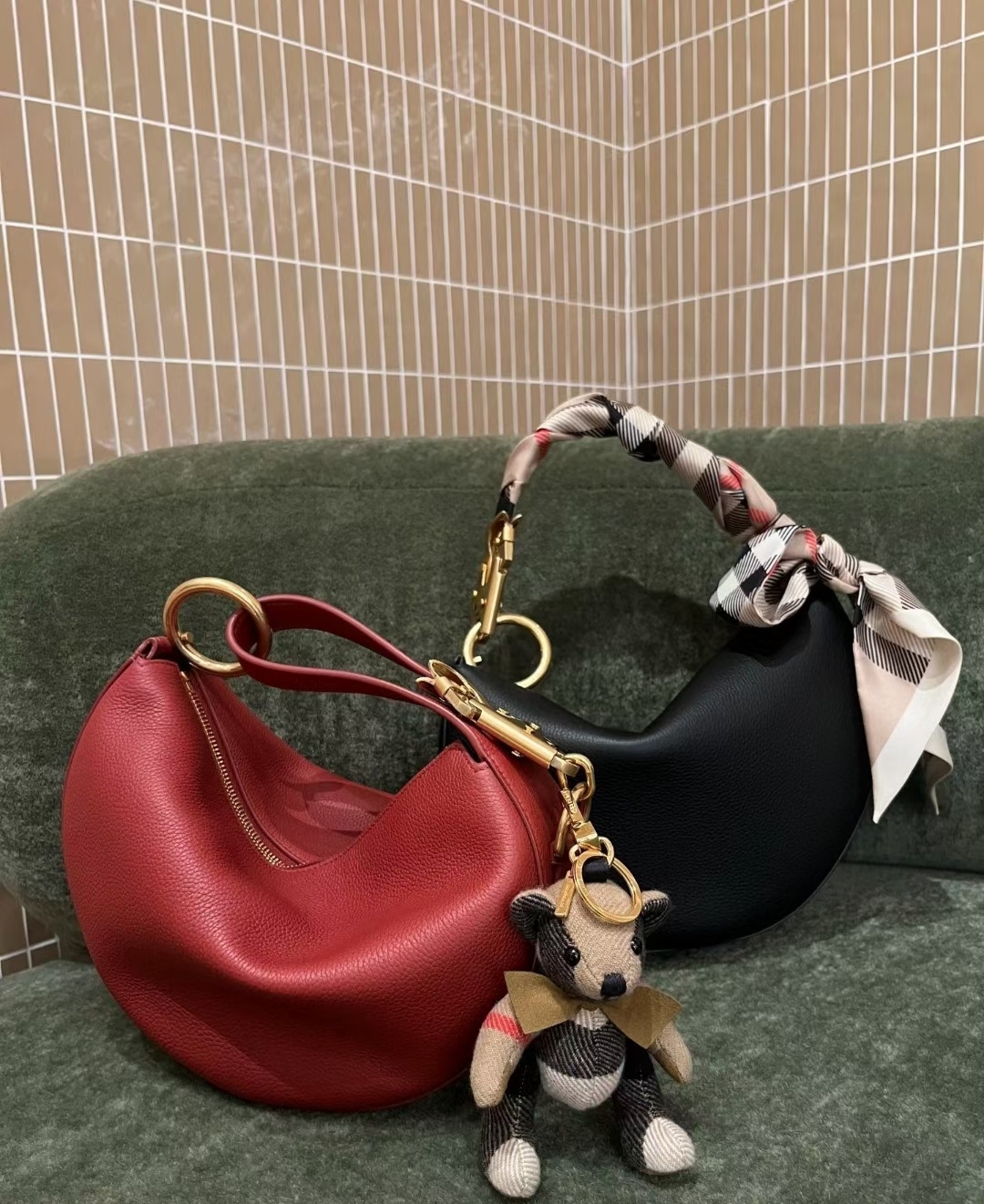 Color granate, negro 💞