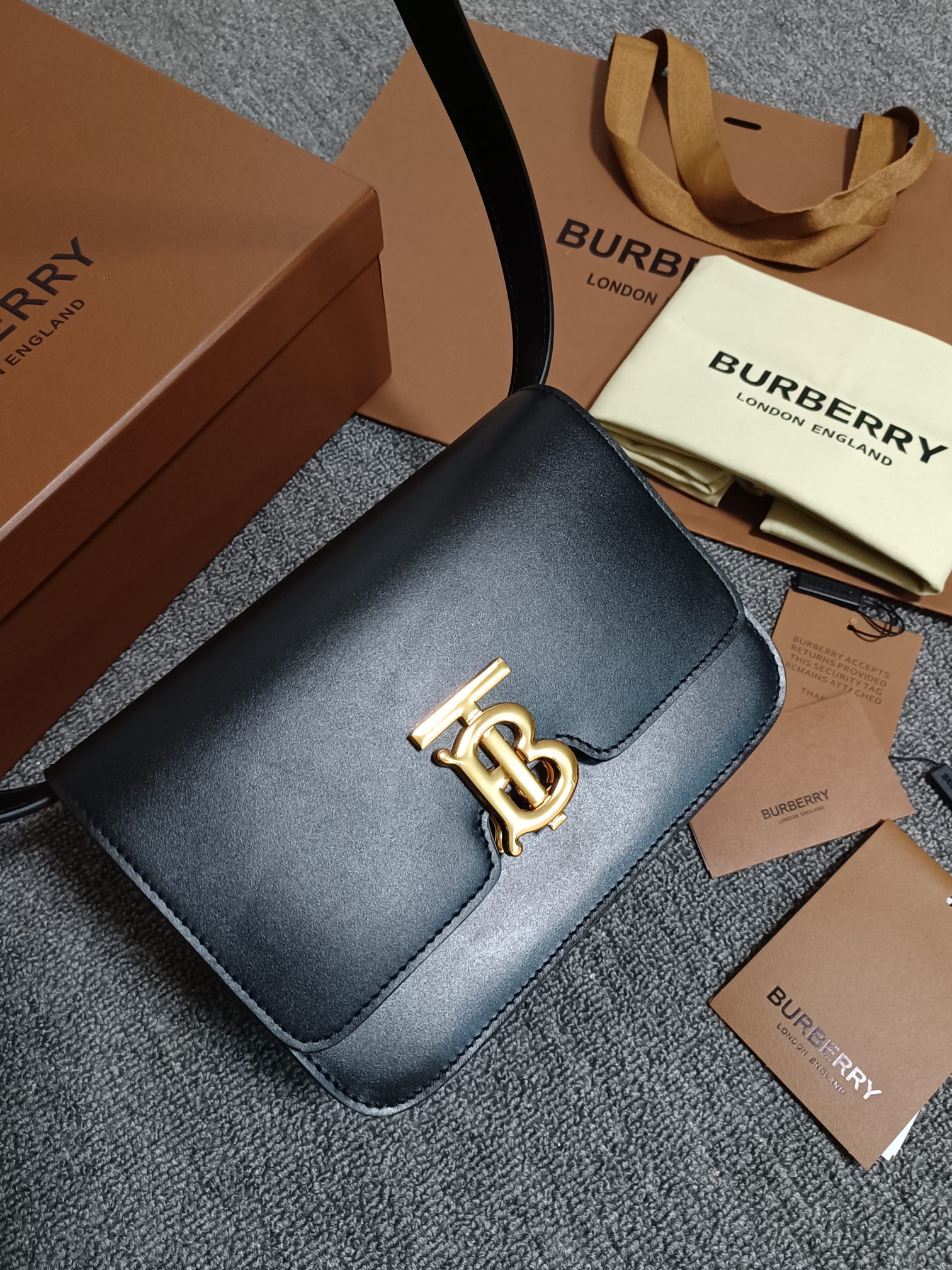 🅿️680 Bolso pequeño TB con cierre de cuero con logotipo exclusivo de B, bolso de hombro de cuero de forma estructurada…