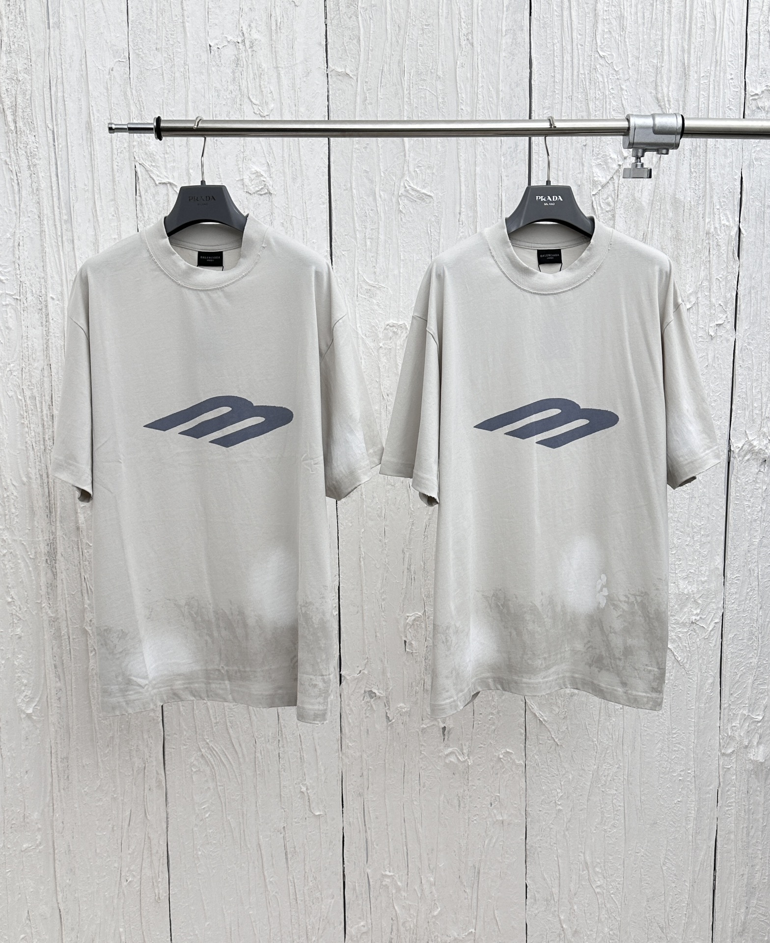 Fake Designer
 Balenciaga Store
 Clothing T-Shirt Doodle Printing Unisex Short Sleeve