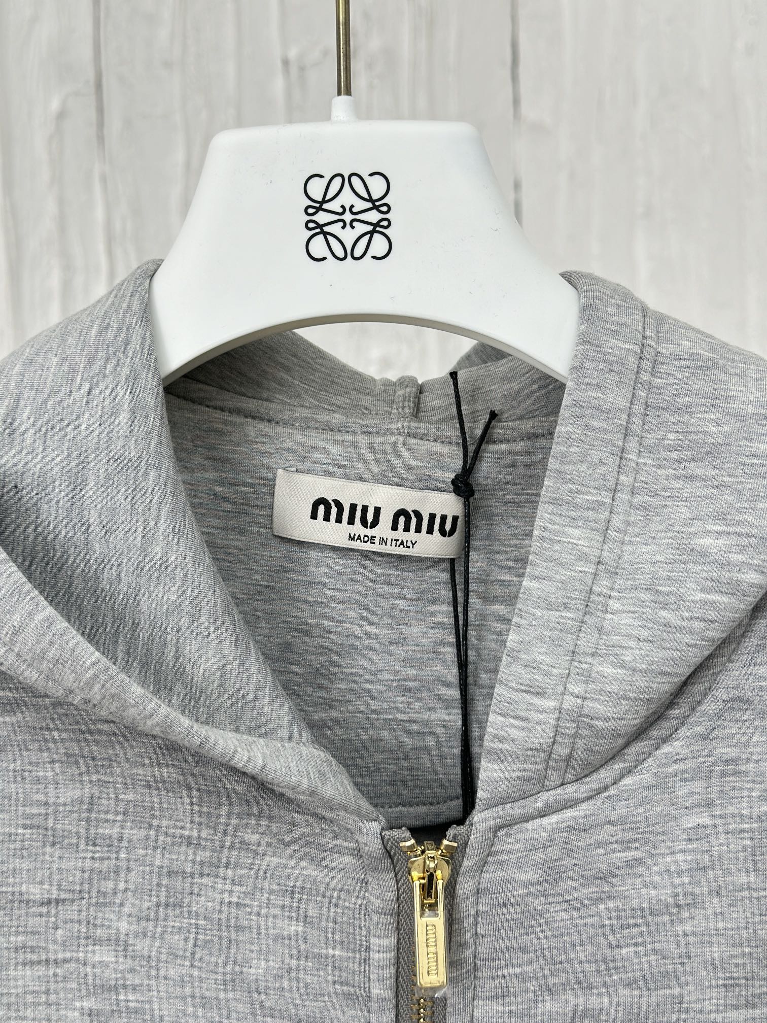 Miumiu Muum 23: New Golden Zipper Air-Classed Clothes for Gender Equality - 图片 6