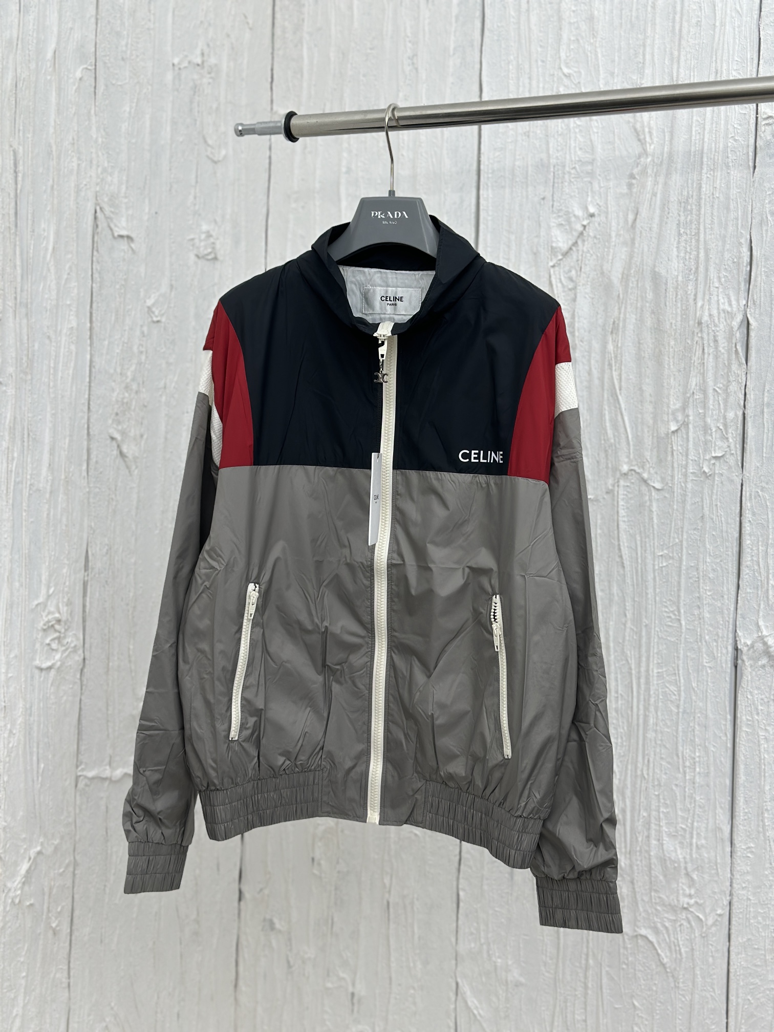Celin*/Celine 24 nueva chaqueta holgada de nailon ligero. Tejido exclusivo de poliéster 100%, con buena resistencia a l…