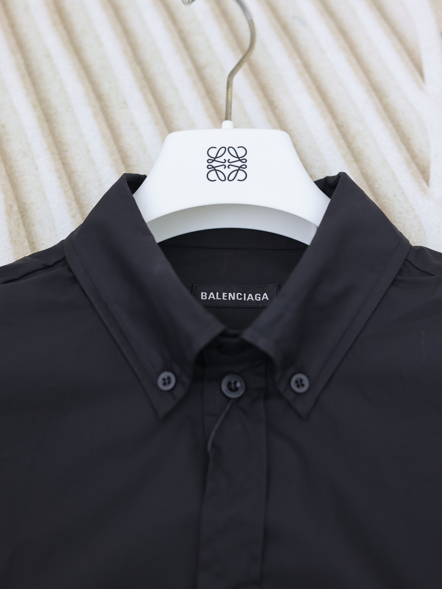 Balenciag*/巴黎24FWLooPSPortsIcon环形短袖衬衫面料采用高支高密60支府绸梭织