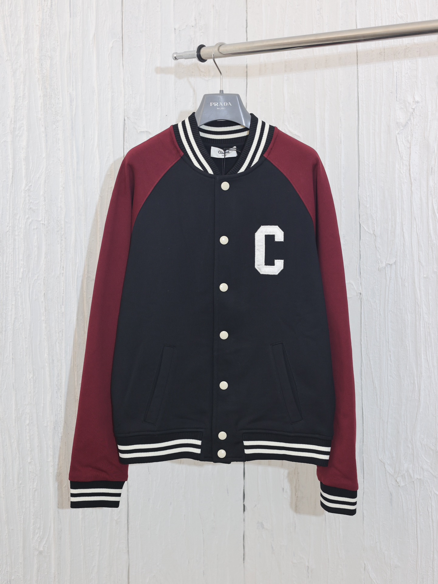 Celin*/Celine chaqueta tipo bomber nueva 24 con letras bordadas y paneles de contraste, confeccionada en mezcla de lana…