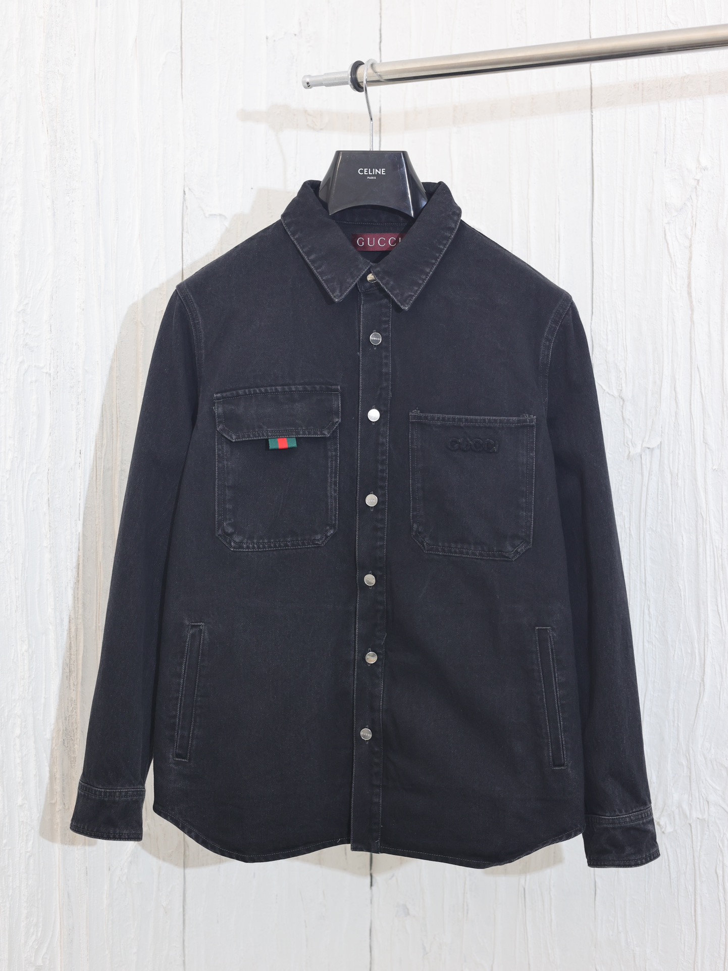 Gucc*/Gucci 24 Nueva colección de camisa vaquera de lavado a la piedra con bordado, el color oscuro interpreta con maes…