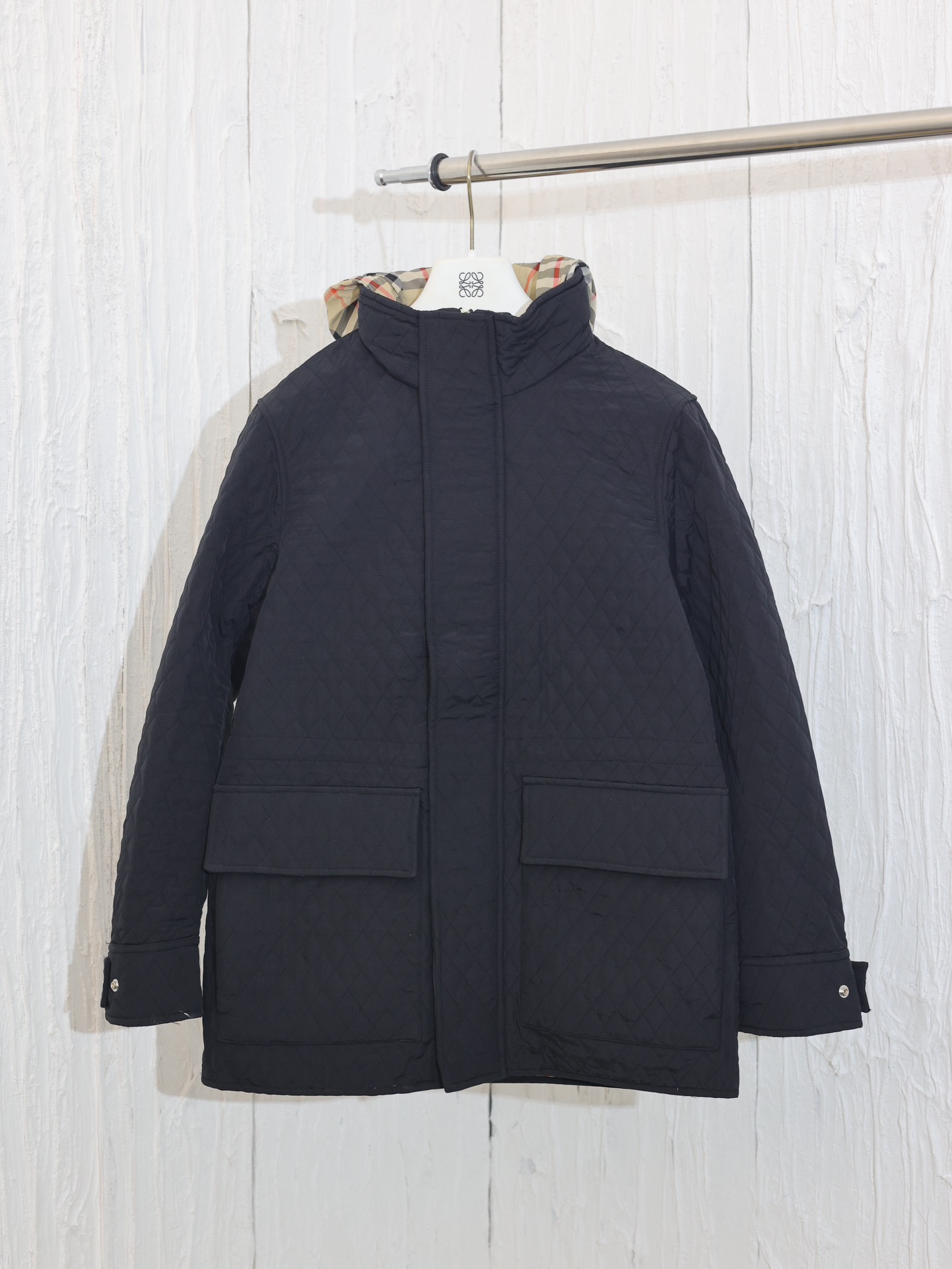 Burberry*/巴宝莉24FW新款抽绳中长款绗缝连帽棉服外套 进口机压线格工艺，经典H版型演绎秋冬叠搭造型保暖神器！英伦风百搭又帅气！轻盈保暖面料，进口机缝隙，原版五金logo纽扣配件 做工品质看细节 Size：S/M/L