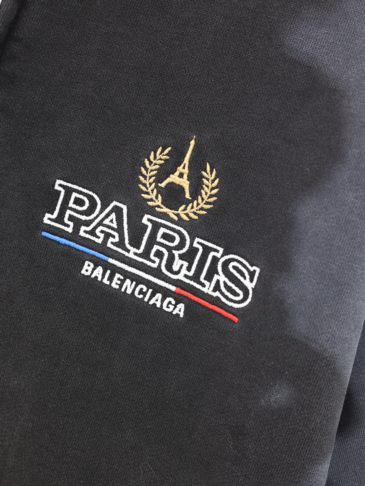 
Balenciag*/巴黎2024ss PARIS麦穗铁塔水洗黑拉链卫衣外套

Size：XS/S/M