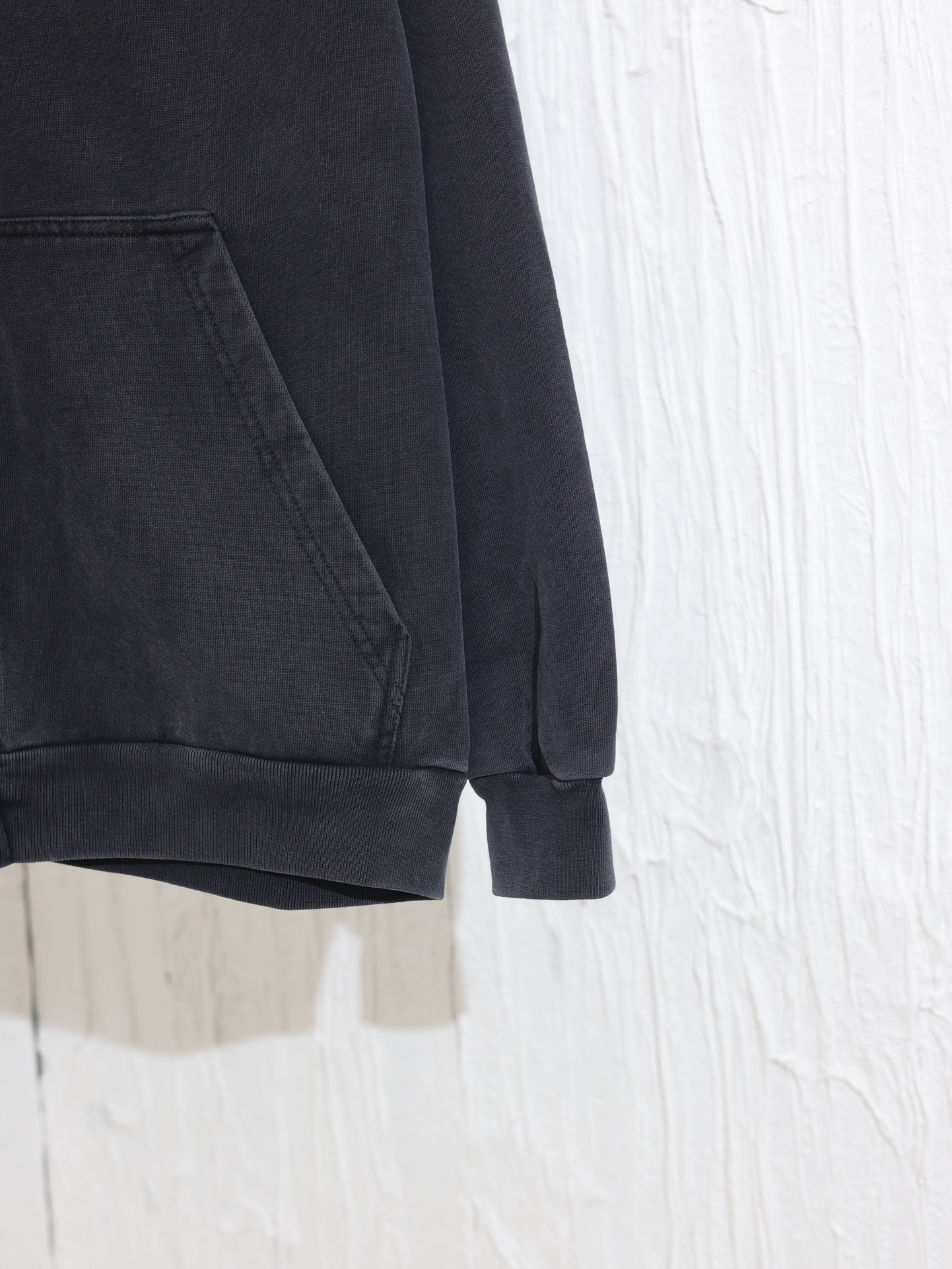 
Balenciag*/巴黎2024ss PARIS麦穗铁塔水洗黑拉链卫衣外套

Size：XS/S/M