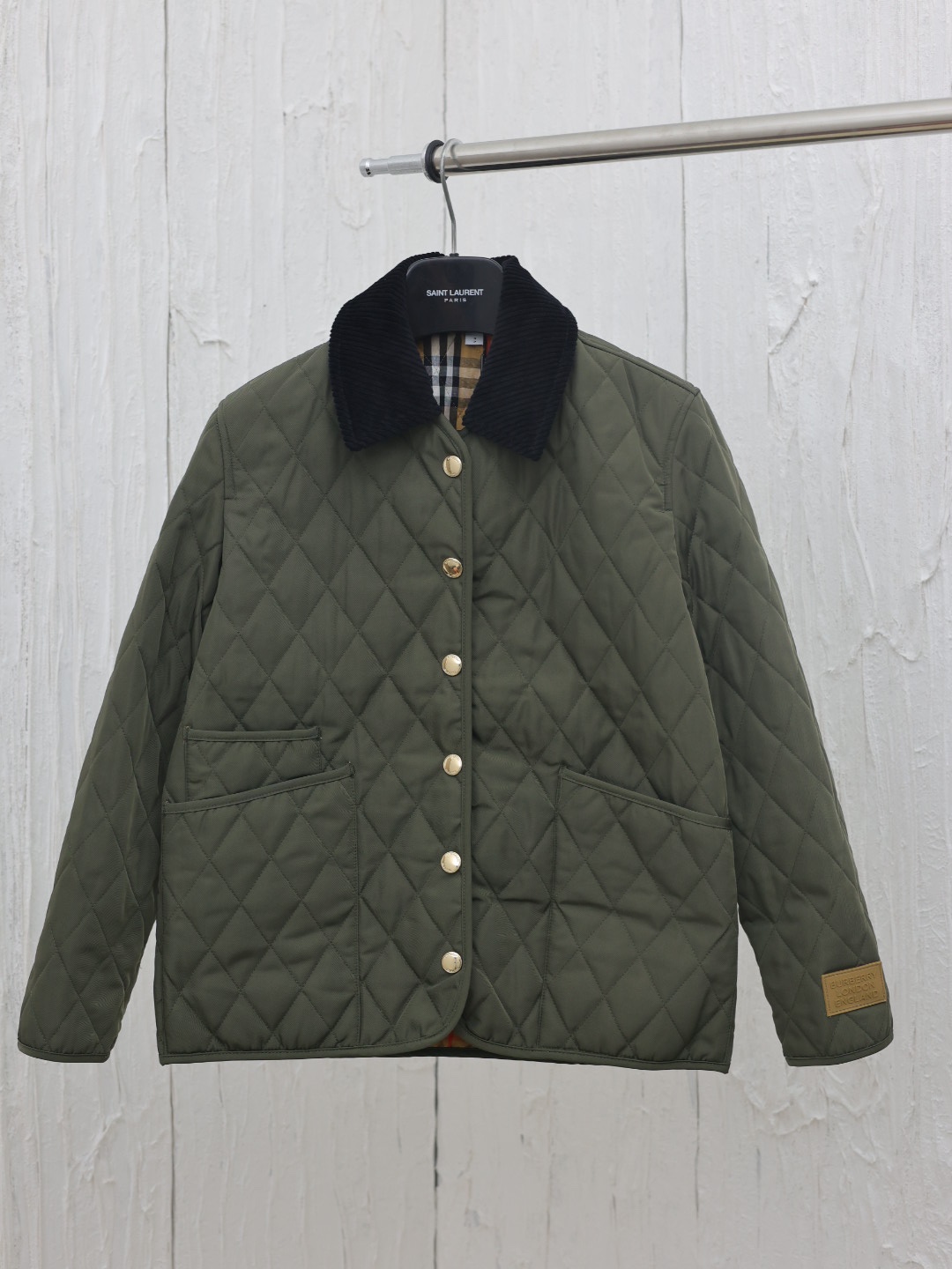 Burberry*/巴宝莉 24 chaqueta acolchada de rombos vintage, estilo clásico que no pasa de moda, usada por muchas celebridade…