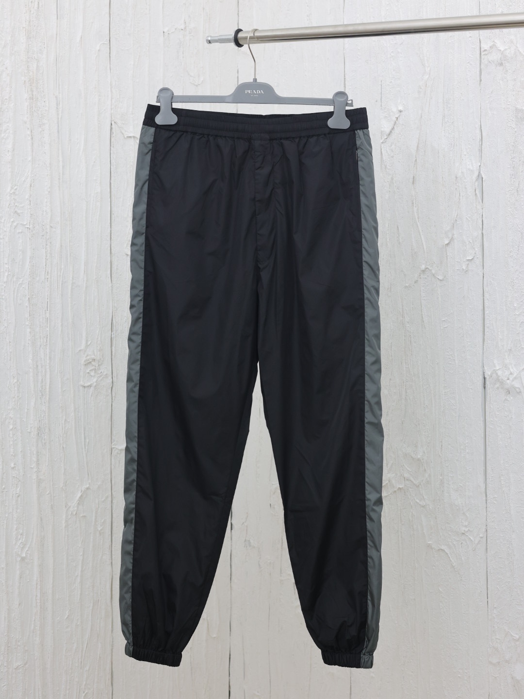 Leggings con bloques de color y logo triangular Prad*/Prada 24FW comprados y desarrollados originalmente por 7500. Tela…
