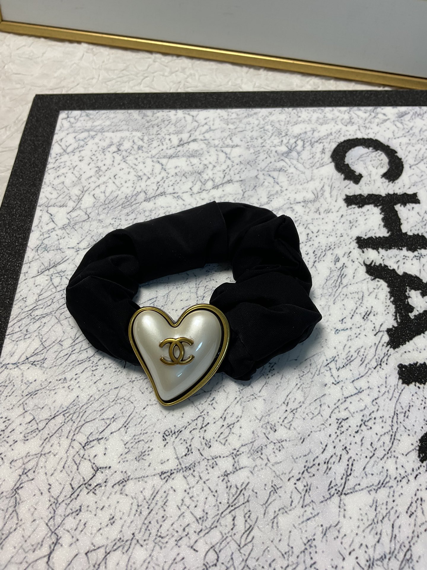 NO:277512,CHANEL Xiaoxiang Chanel rubber band New logo love rubber band hair ring Temperament versatile little fairy must-have item Treasure style Close eyes recommended style (single hairpin, hairpin, chanel, hairpins19860909CHANEL小香 Chanel皮筋 新款logo爱心皮筋发圈 气质百搭小仙女必入单品 宝藏款 闭眼入推荐款（单个发夹,发夹,chanel,hairpins,accessory