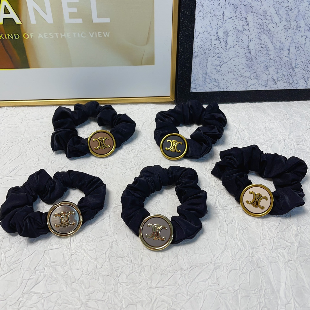 NO:277509,celine celine rubber band new logo rubber band hair ring temperament versatile little fairy must-apply single treasure style, closed eyes recommended (single) hairpins, hairpins, celine, celine, hairpins19860909celine赛琳 celine皮筋 新款logo皮筋发圈气质百搭小仙女必入单品宝藏款 闭眼入推荐款（单个）发夹,发夹,celine,celine,hairpins,accessory