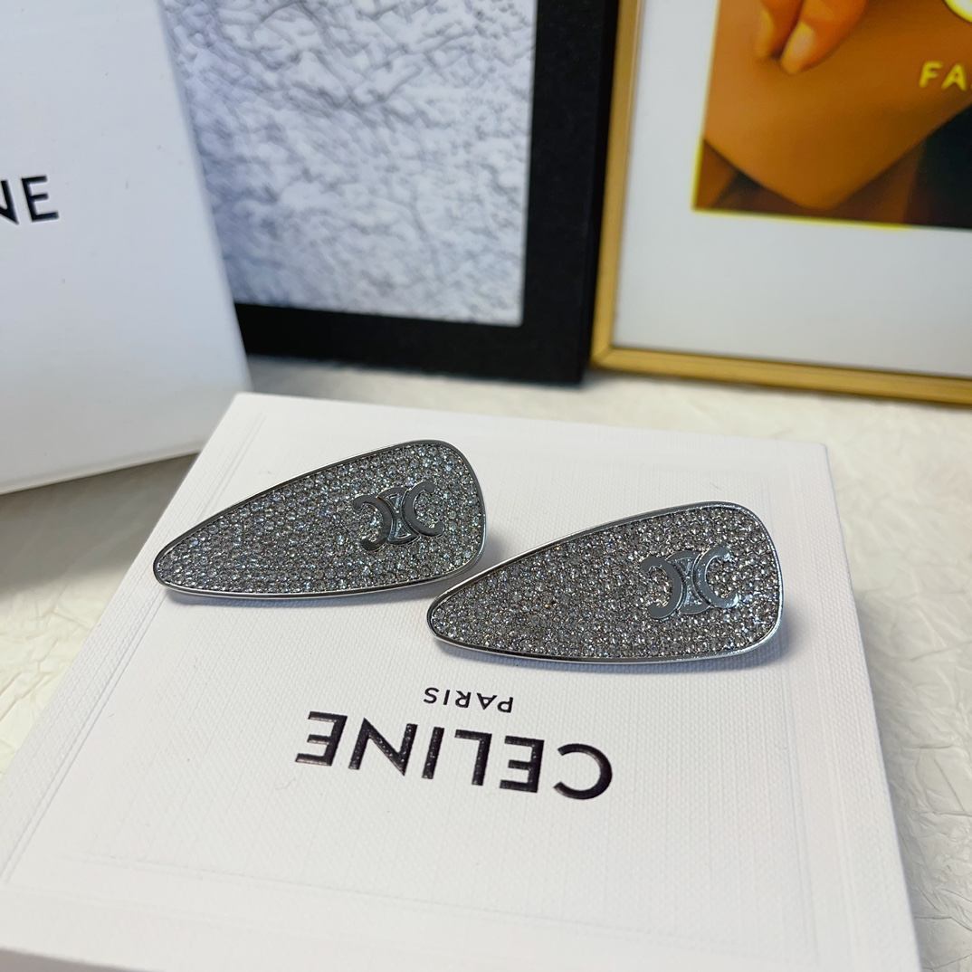 NO:276263,celine Celine Arc de Triomphe press clip, water droplet full diamond logo press clip edge clip bang clip daily exquisite small items, temperament versatile little fairy must-have items, treasure model, closed eyes recommended style (a pair of hairpins, hairpins, celine, celine, hairpins19860909celine赛琳 凯旋门压夹 水滴满钻logo压夹边夹刘海夹日常精致小单品 气质百搭小仙女必入单品 宝藏款 闭眼入推荐款（一对发夹,发夹,celine,celine,hairpins,accessory