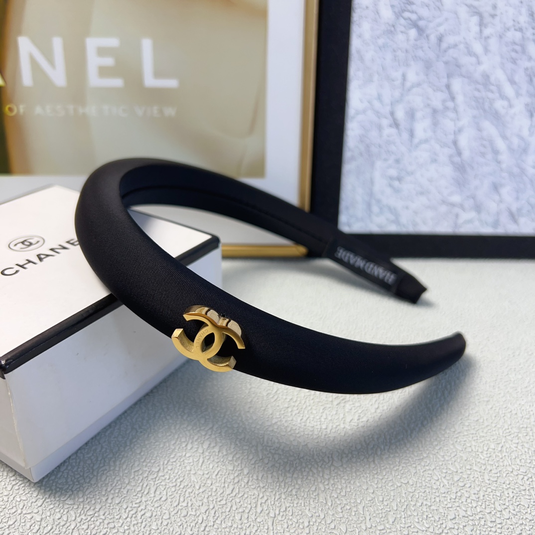 NO:276842,Chanel Xiaoxiang Chanel hairband titanium steel logo hairband versatile temperament, daily exquisite items, must-have items for fairies, treasure style, recommended style for closed eyes (single) hair accessories, hairpins, chanel, hairpins19860909chanel小香 chanel发箍 钛钢logo发箍气质百搭 日常精致小单品 小仙女必入单品 宝藏款 闭眼入推荐款（单个）发饰,发夹,chanel,hairpins,accessory