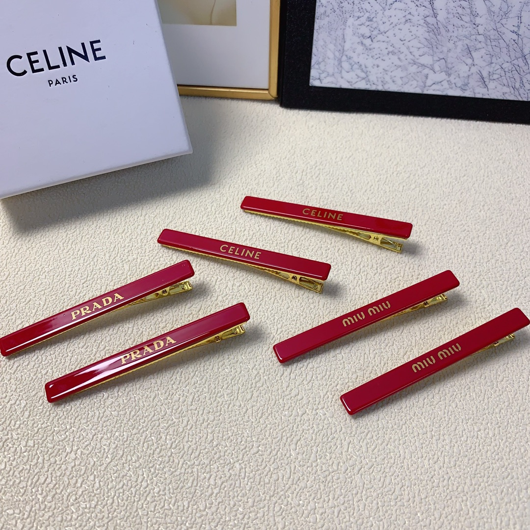 NO:276298,Hairpins collection celine Celine Prada Prada Miumiu New Year red logo press clip edge clip bang clip daily exquisite small items, temperament versatile little fairy must-have items Treasure model Close eyes recommended (one pair) hairpins, hairpins, celine, celine, miumiu, prada, prada, hairpins19860909发夹集合 celine赛琳 Prada普拉达 miumiu缪缪 新年红logo压夹边夹刘海夹日常精致小单品 气质百搭小仙女必入单品 宝藏款 闭眼入推荐款（一对）发夹,发夹,celine,celine,miumiu,prada,prada,hairpins,accessory