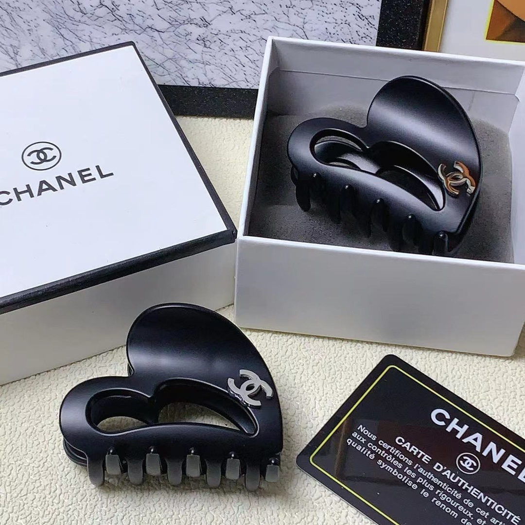 NO:279878,Chanel Xiaoxiang Chanel clip New love logo clip Korean version small edge clip Exquisite fairy must-in-one item Treasure style Close eyes recommended () hair accessories, hairpins, chanel, hairpins19860909chanel小香 chanel抓夹 新款爱心logo抓夹韩版小边夹 精致小仙女必入单品 宝藏款 闭眼入推荐款（）发饰,发夹,chanel,hairpins,accessory