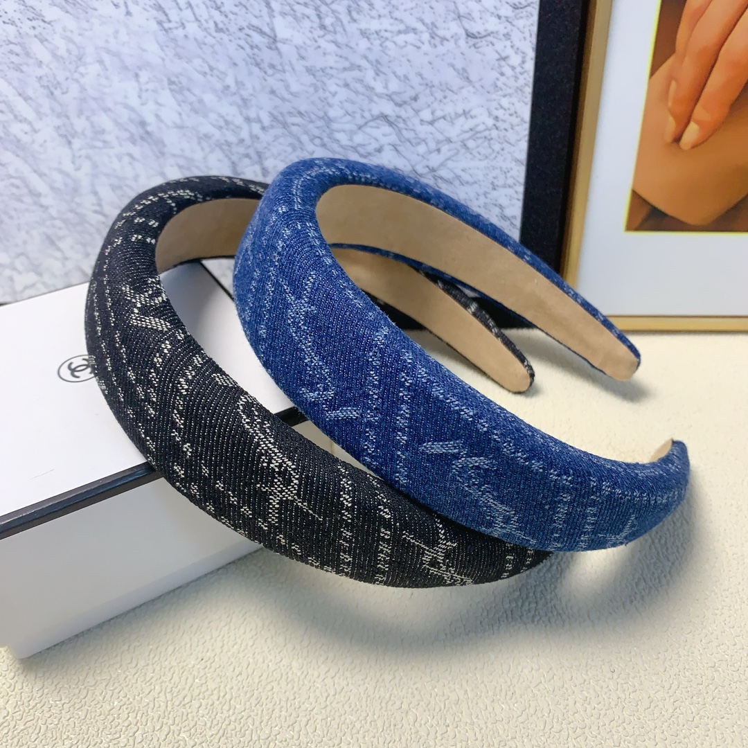 NO:281329,YSL Saint Laurent Poplar Headband Embroidered logo headband European and American fashion headband Daily exquisite items Simple and fashionable temperament versatile little fairy must-have items Treasure style Closed eyes Recommended style (single) hair accessories, hairpins, saint laurent, saint laurent, hairpins19860909YSL圣罗兰 杨树林发箍 刺绣logo发箍 欧美时尚发箍 日常精致小单品 简约时尚气质百搭小仙女必入单品 宝藏款 闭眼入推荐款（单个）发饰,发夹,saint laurent,saint laurent,hairpins,accessory